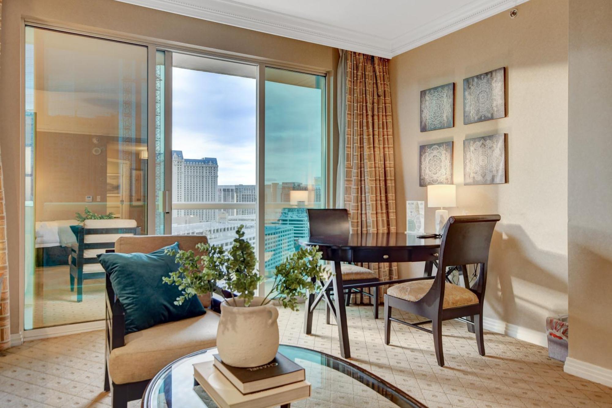 Aparthotel Balcony Strip View * Mgm Signature Tower 3