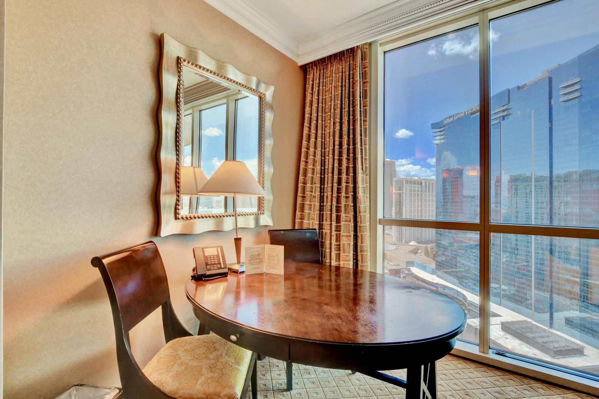 Strip View - No Fee ! Appartement