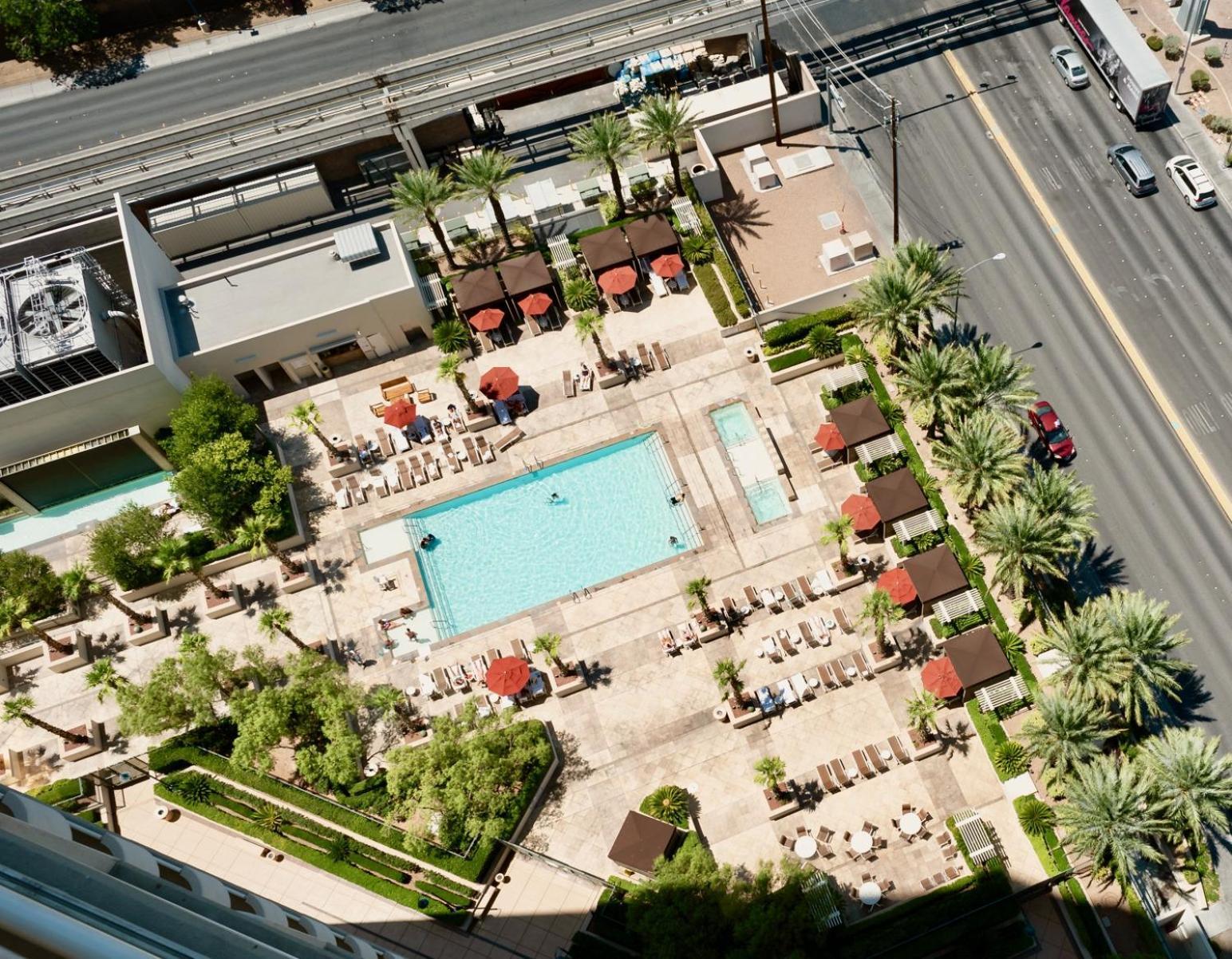 Appartement Strip View - No Fee ! *