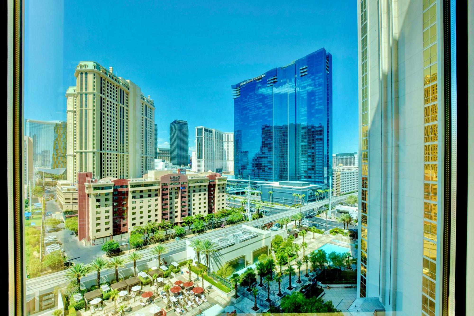 Strip View - No Fee ! Appartement