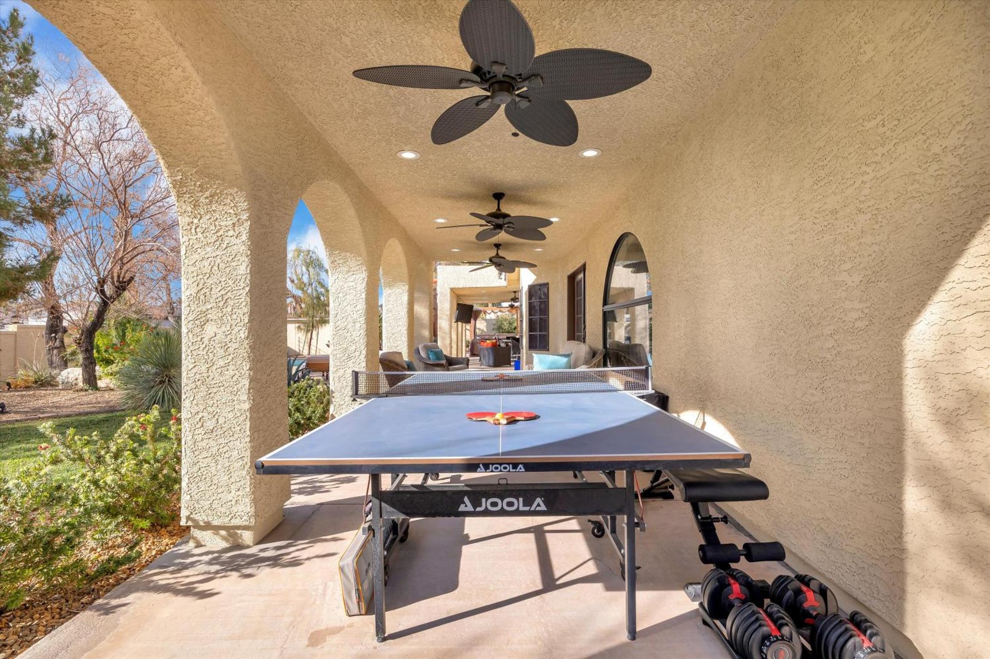 Villa Ranch Style With Pool And