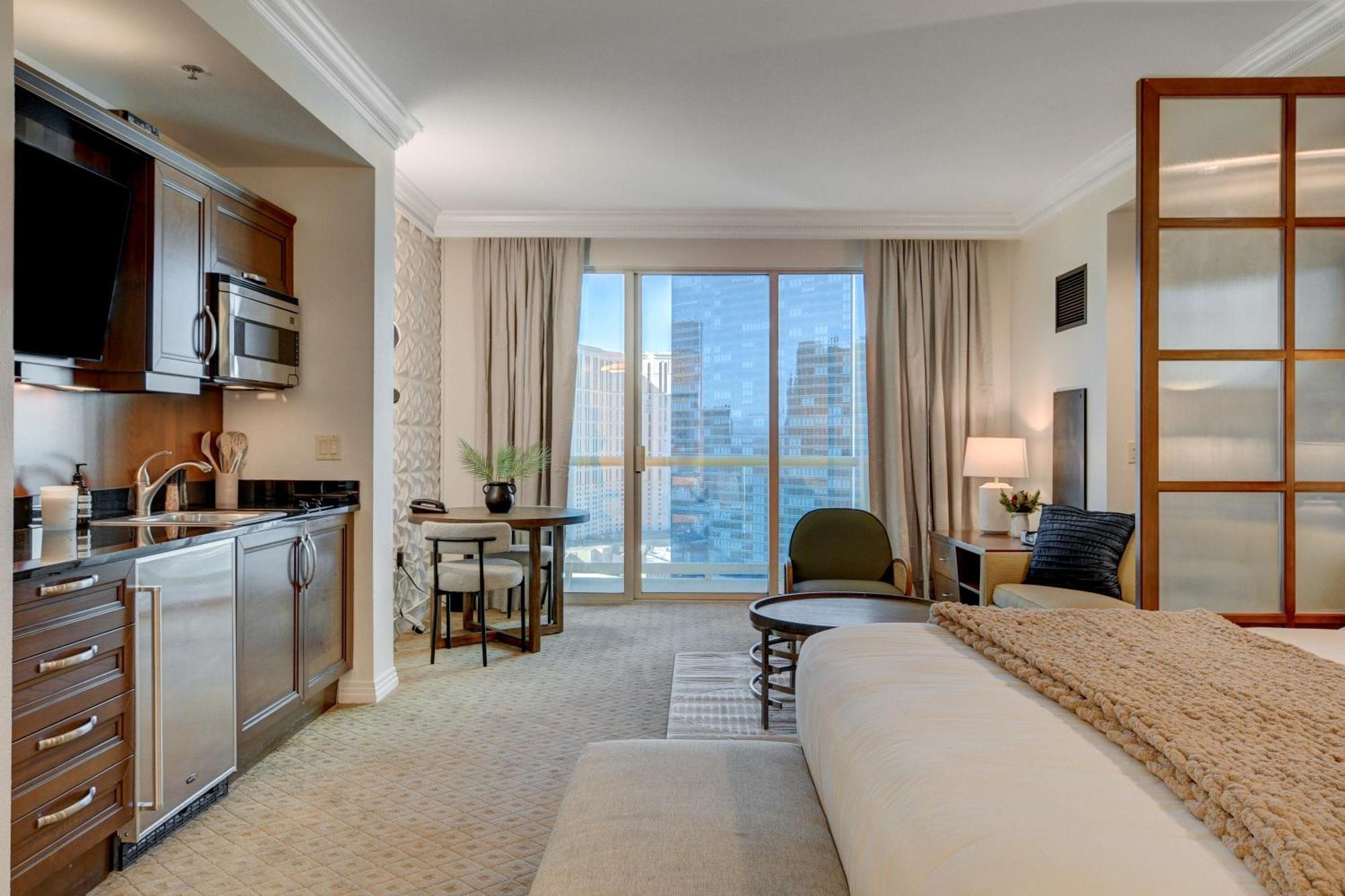 Elite Mgm Signature Balcony Strip View