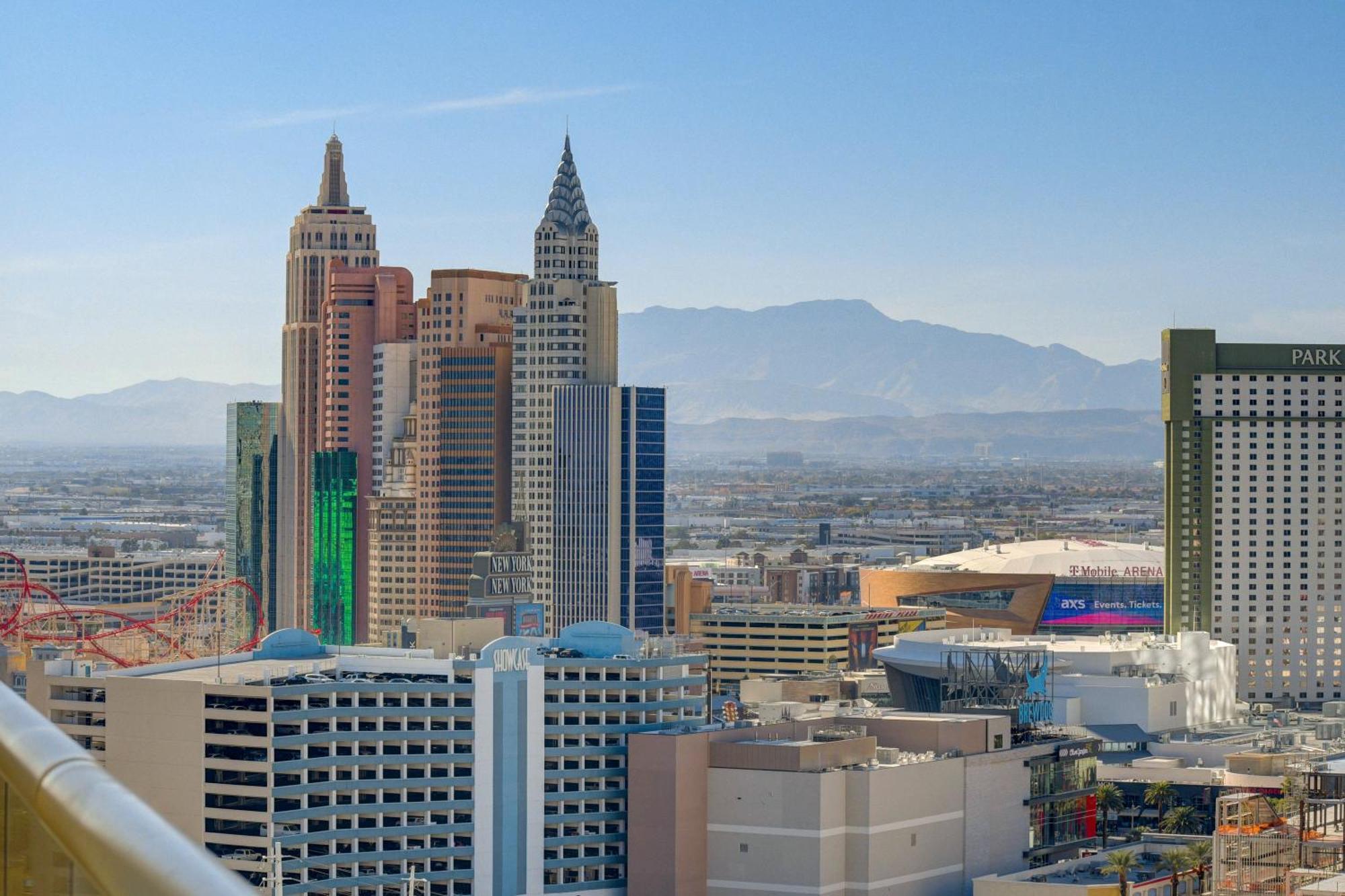 Elite Mgm Signature Balcony Strip View