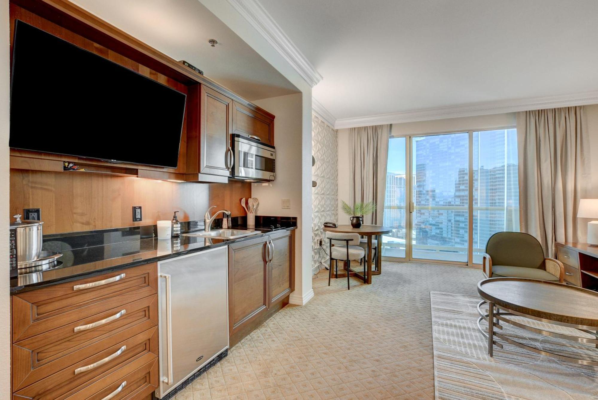 Elite Mgm Signature Balcony Strip View Aparthotel *