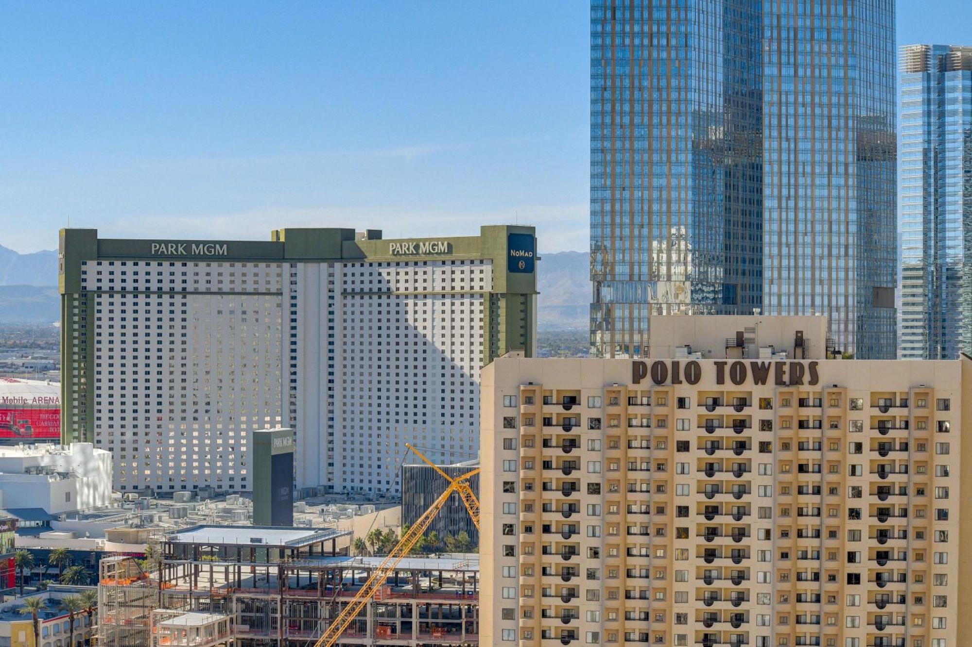 Elite Mgm Signature Balcony Strip View *