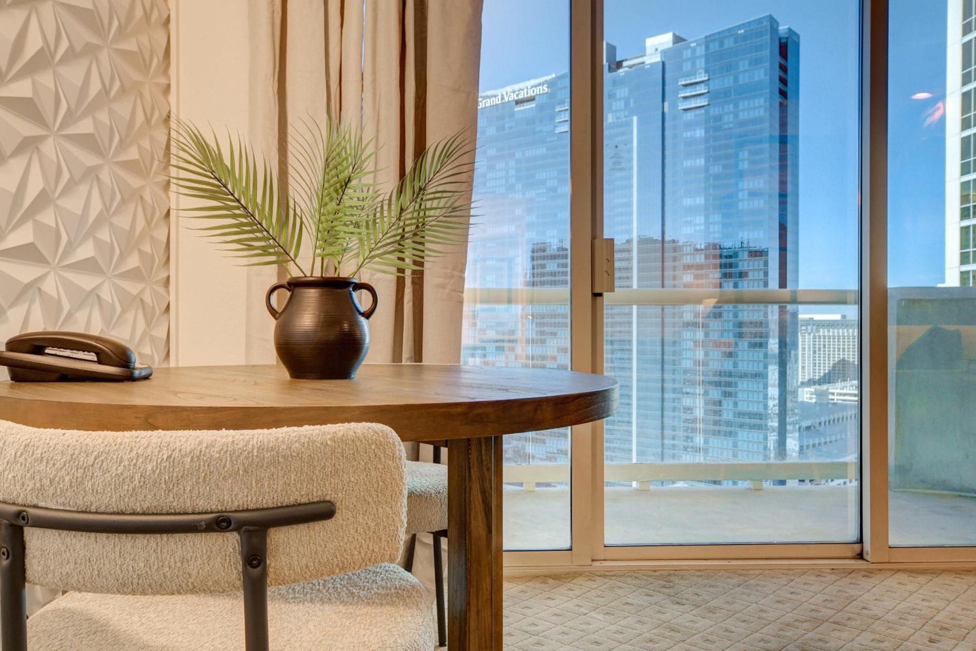 Aparthotel Elite Mgm Signature Balcony Strip View *