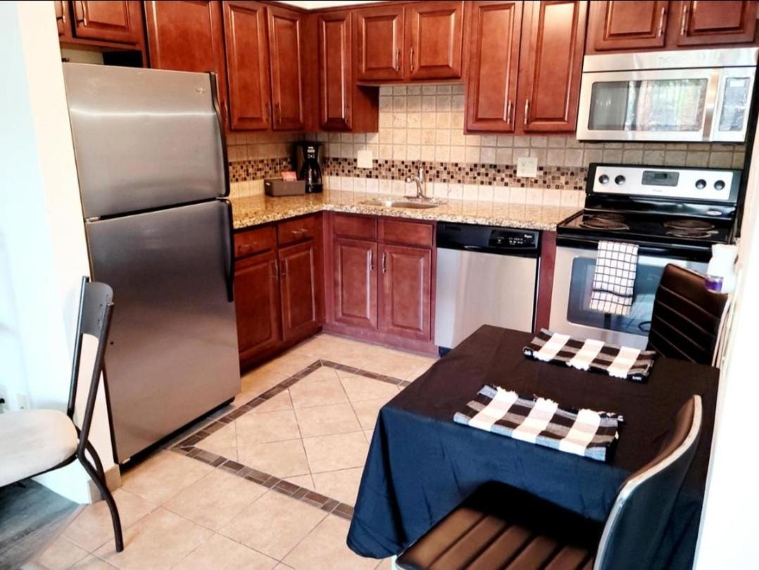 Casa vacanze Staycation Near Flamingo Road