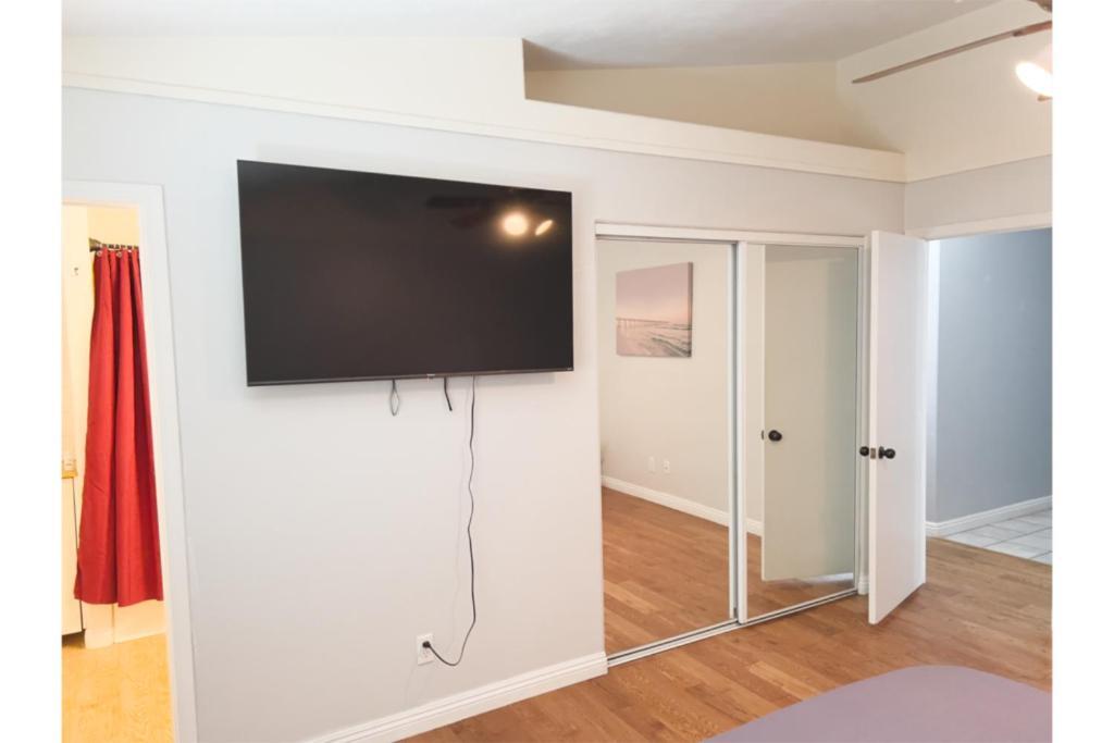Enjoy Fruits Of Your Labours At Grape Dr- View 3d Holiday home *