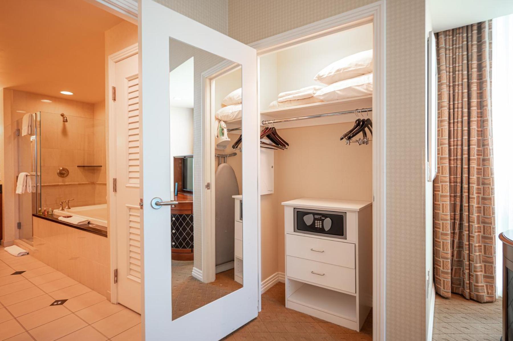 Apartahotel Jet Luxury Elite At The Signature 4*