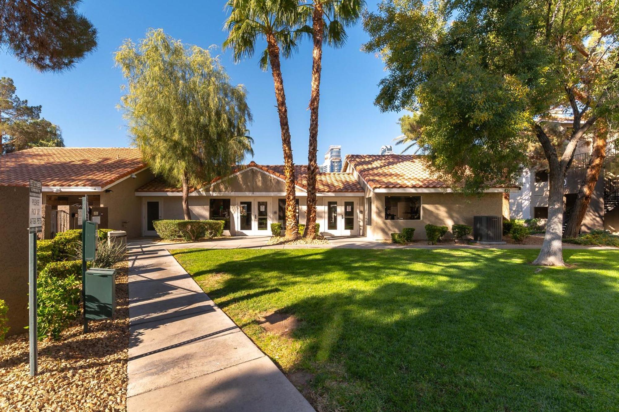Stylish, Cozy 2br,2ba Near Rio, Vegas Luxury Apartment
