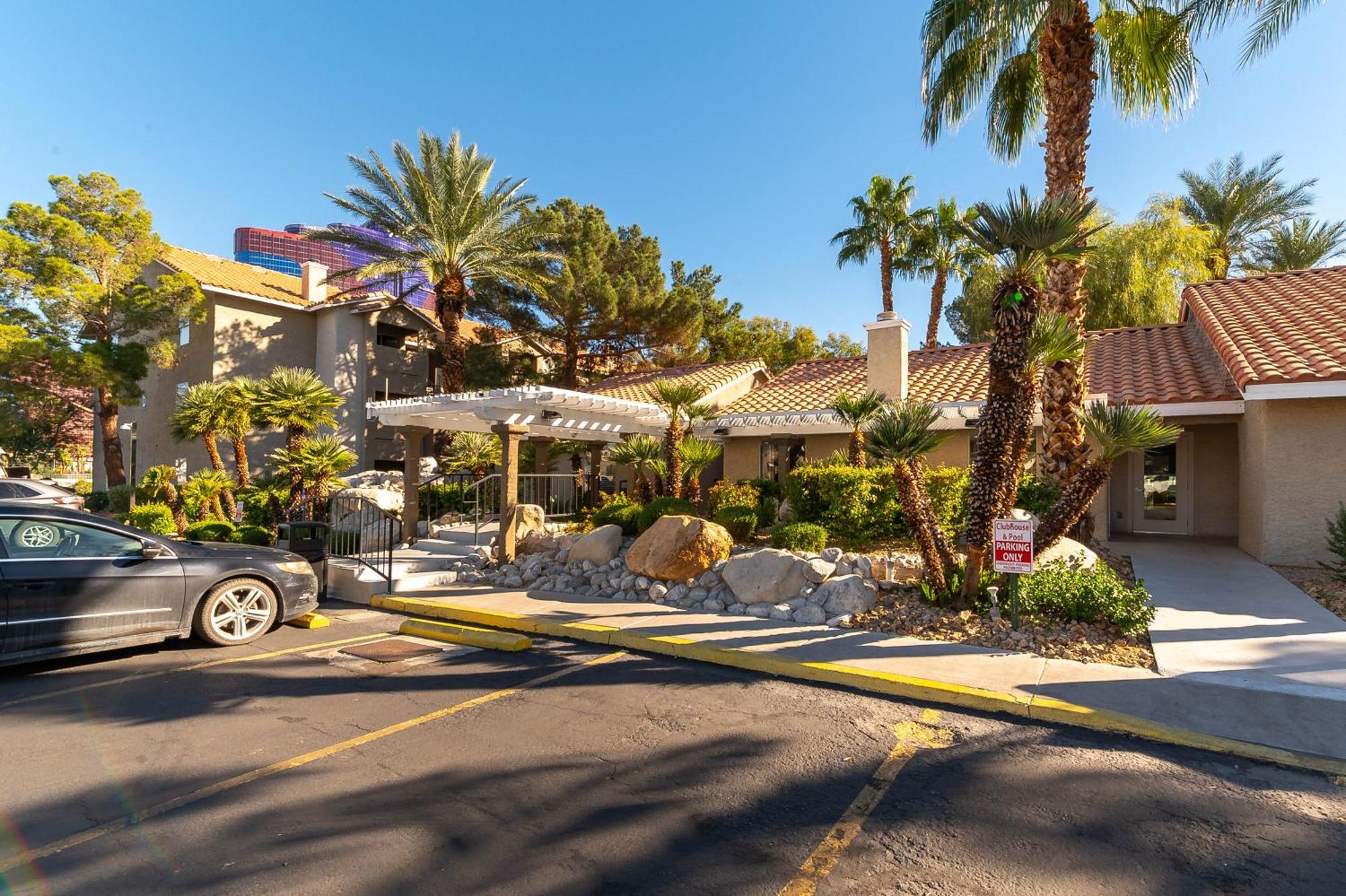Stylish, Cozy 2br,2ba Near Rio, Vegas Luxury Apartment *