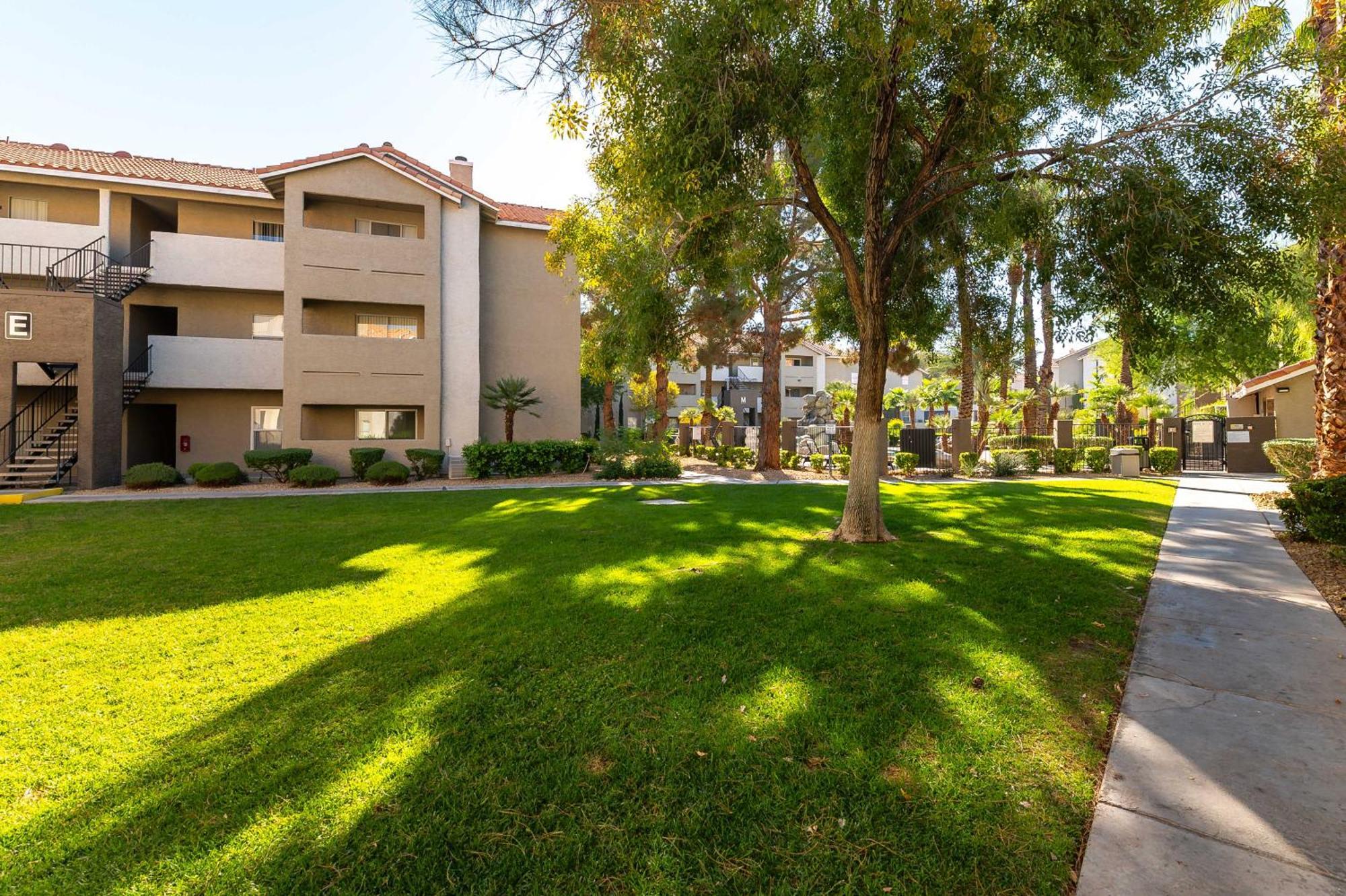 Stylish, Cozy 2br,2ba Near Rio, Vegas Luxury *