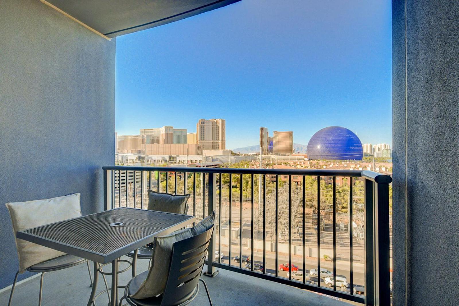Modern Oasis Steps Away From The Vegas Strip Appart hôtel