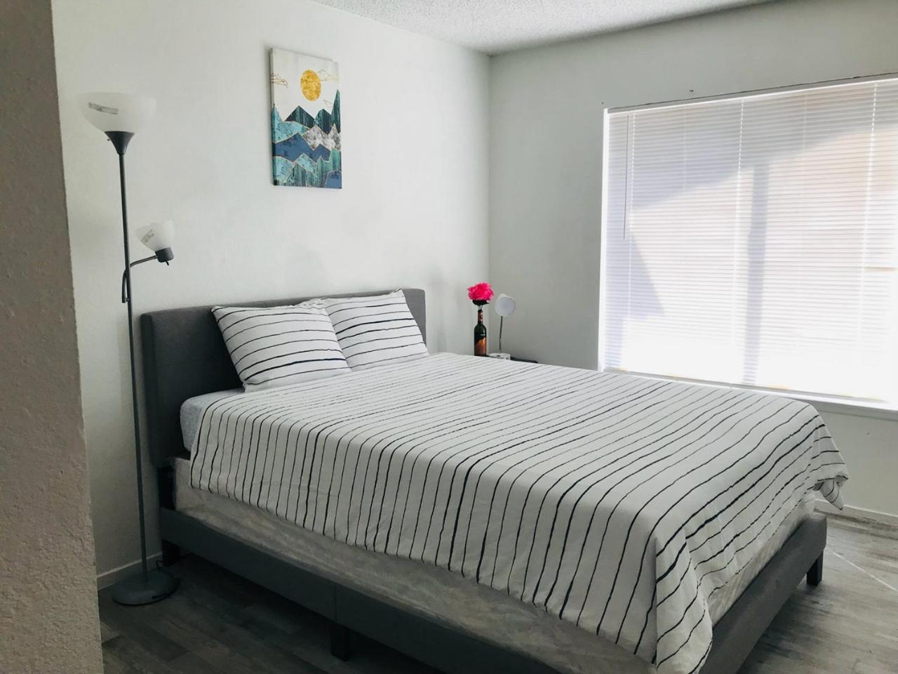 Super Comfortable And Beautiful 3 Bedrooms, 2 Baths House Renting