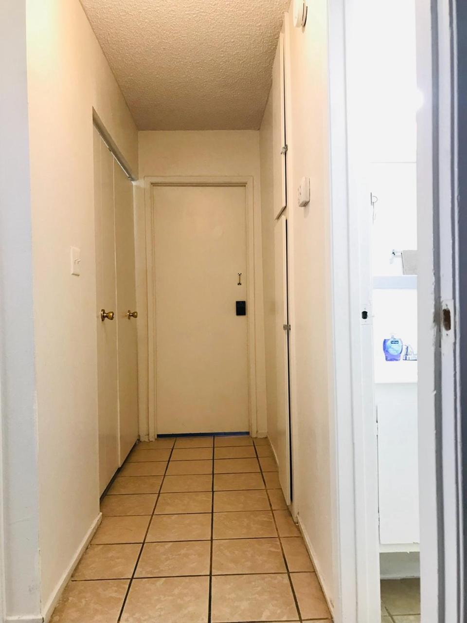 Super Comfortable And Beautiful 3 Bedrooms, 2 Baths House Renting Las Vegas