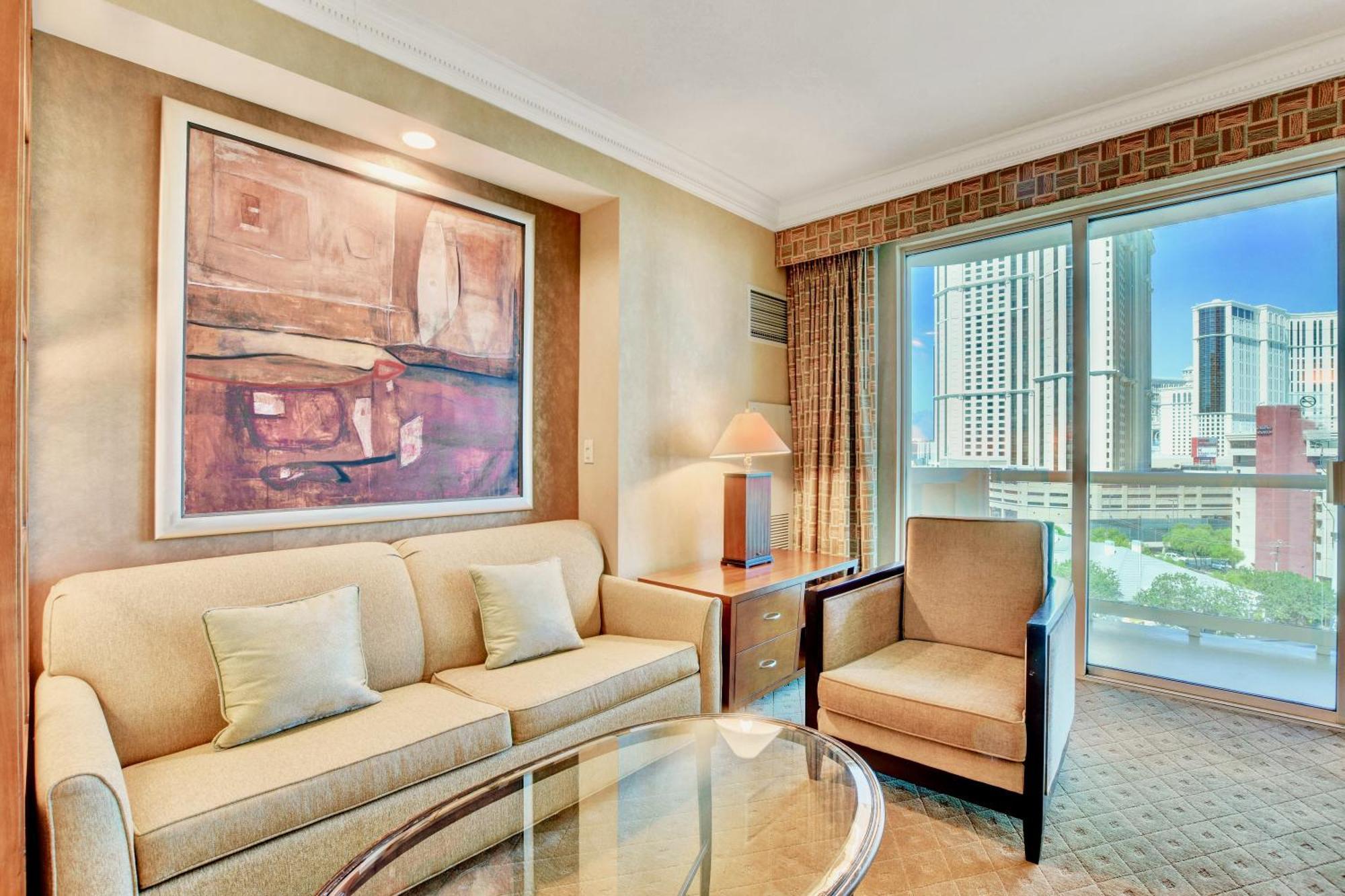 Appartement Strip View Balcony - No Fee !