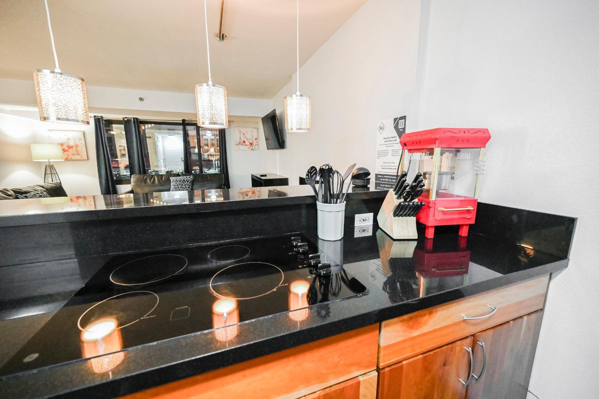 Stripviewsuites At Jockey Club 4*