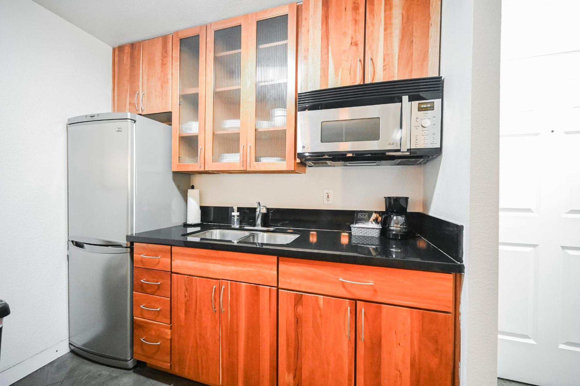 Apartahotel Stripviewsuites At Jockey Club Las Vegas