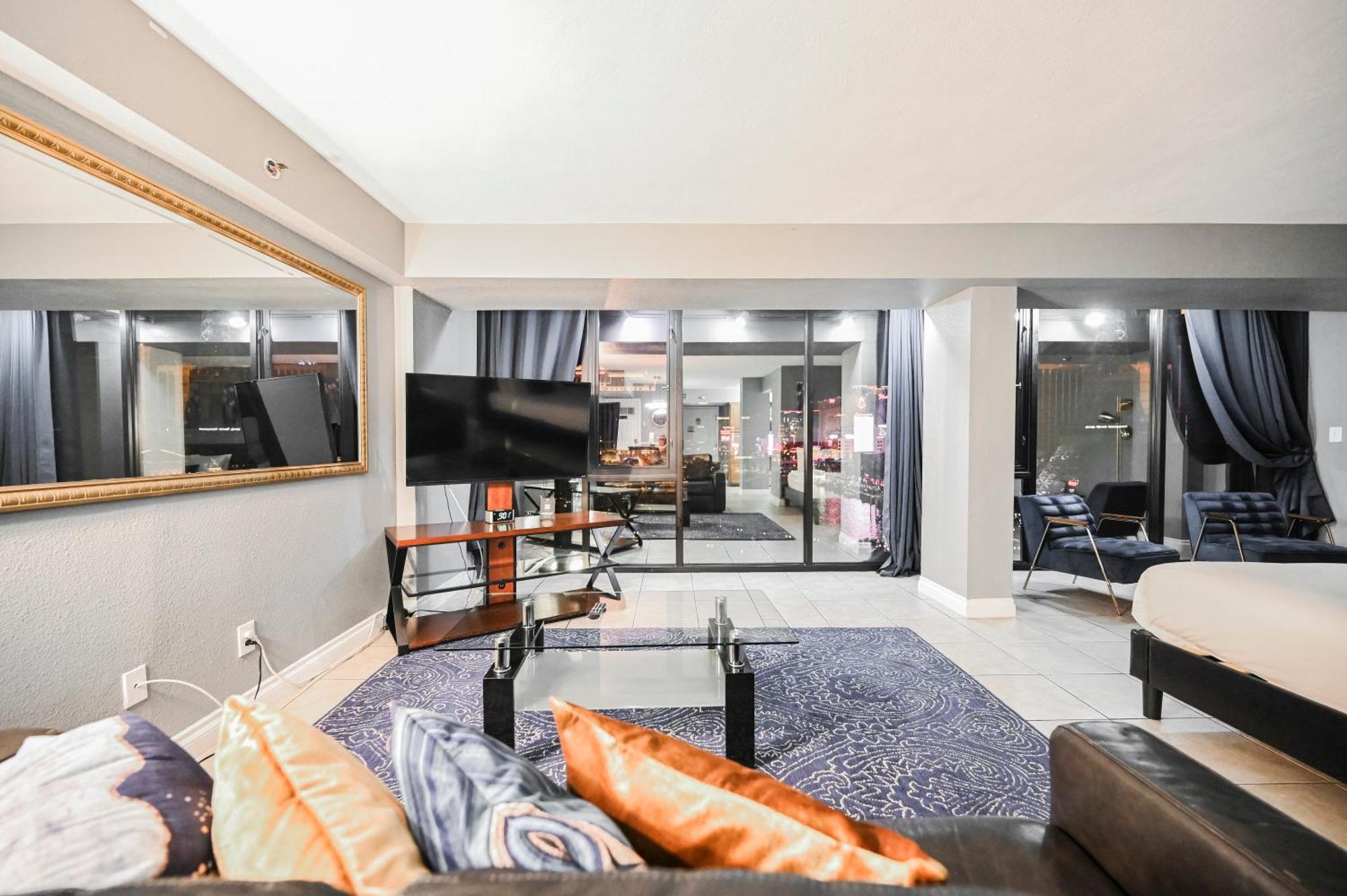 Apartahotel Stripviewsuites At Jockey Club 4*
