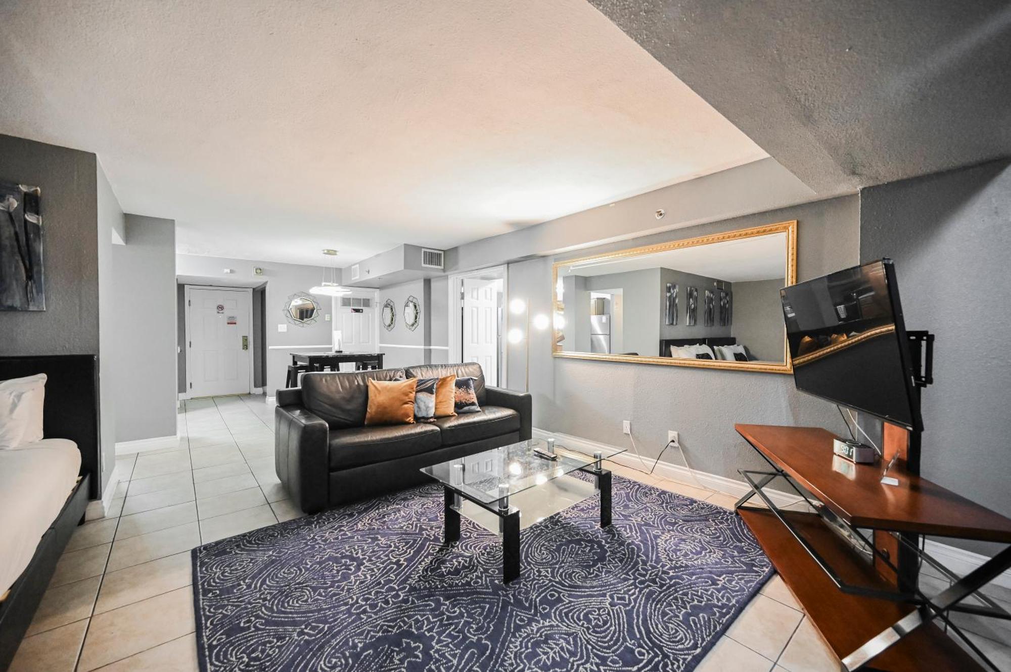 Stripviewsuites At Jockey Club Apartahotel