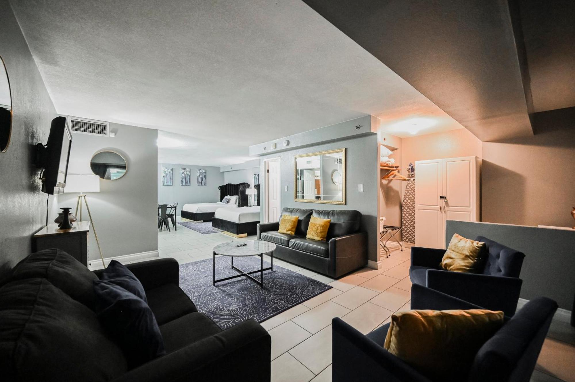 Apartahotel Stripviewsuites At Jockey Club 4*
