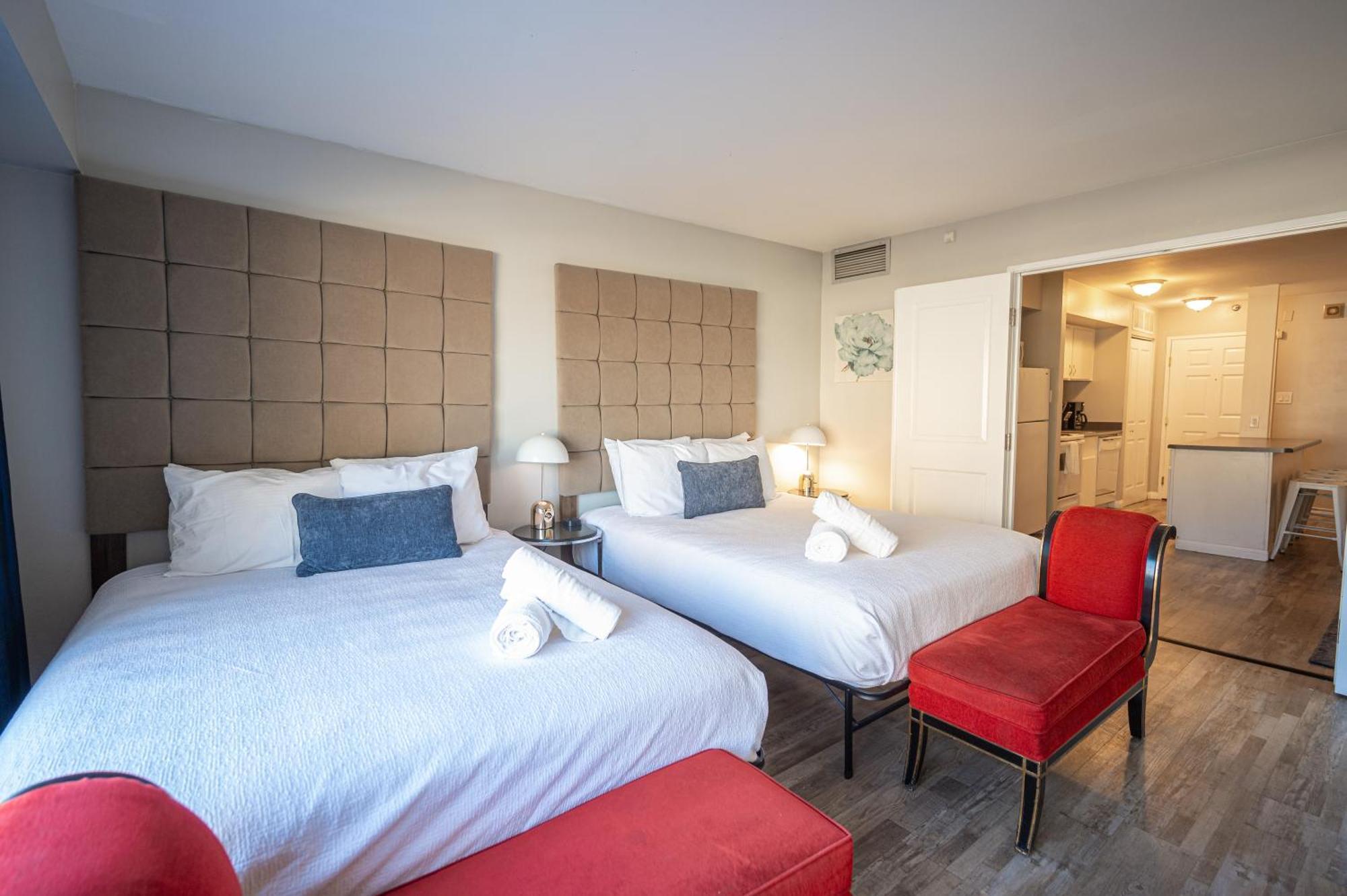 Together On The Strip - 1 Bedroom With View 656