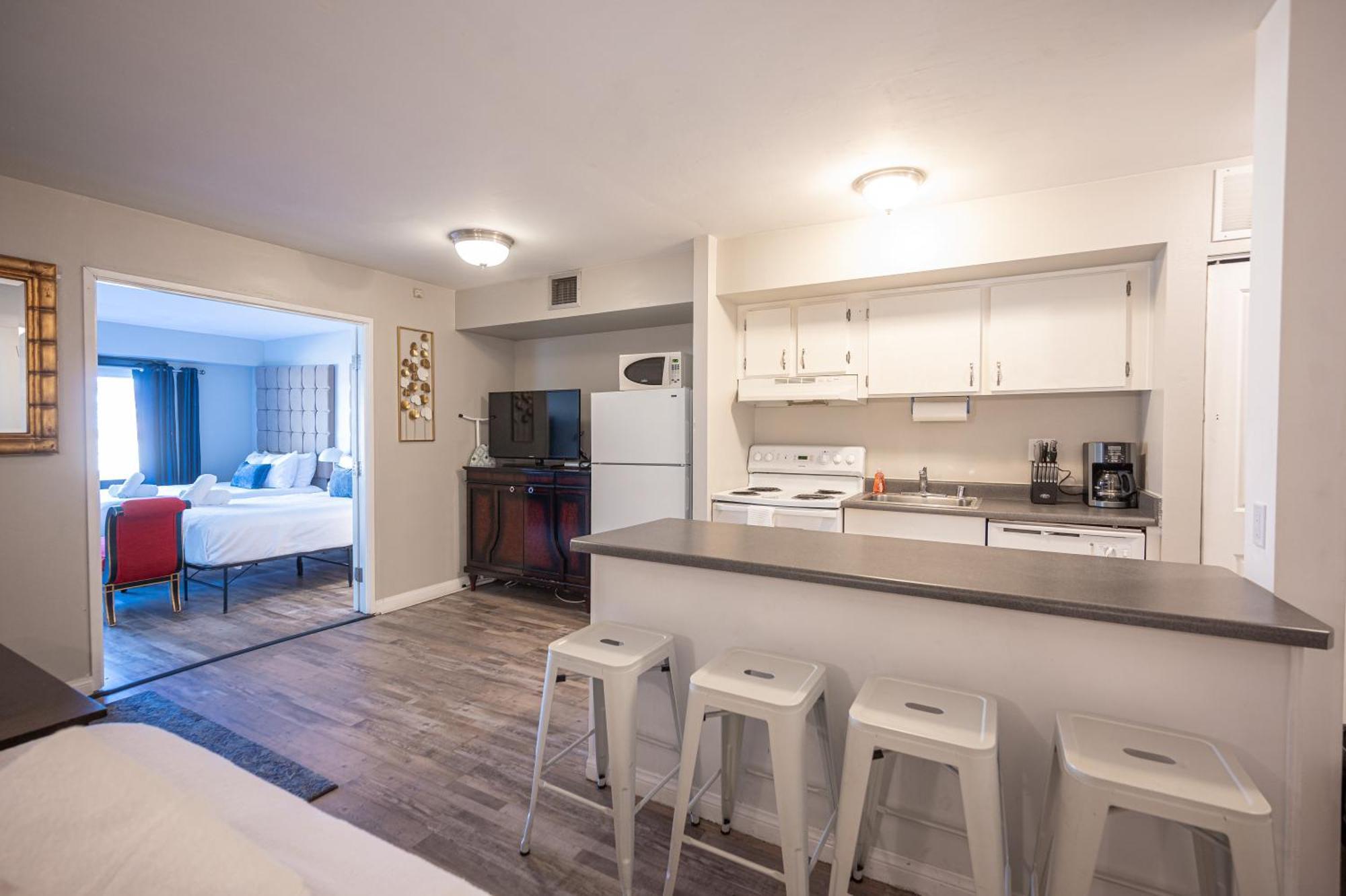 Together On The Strip - 1 Bedroom With View 656 *