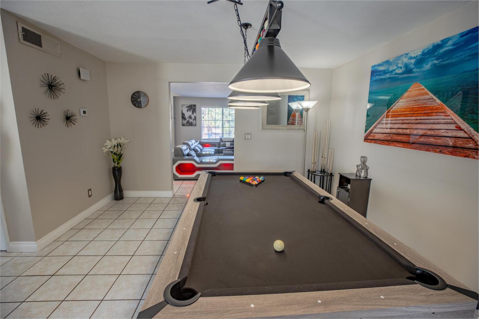 Holiday home 1800 Sqft House W/heated Pool Spa 13min From Strip *