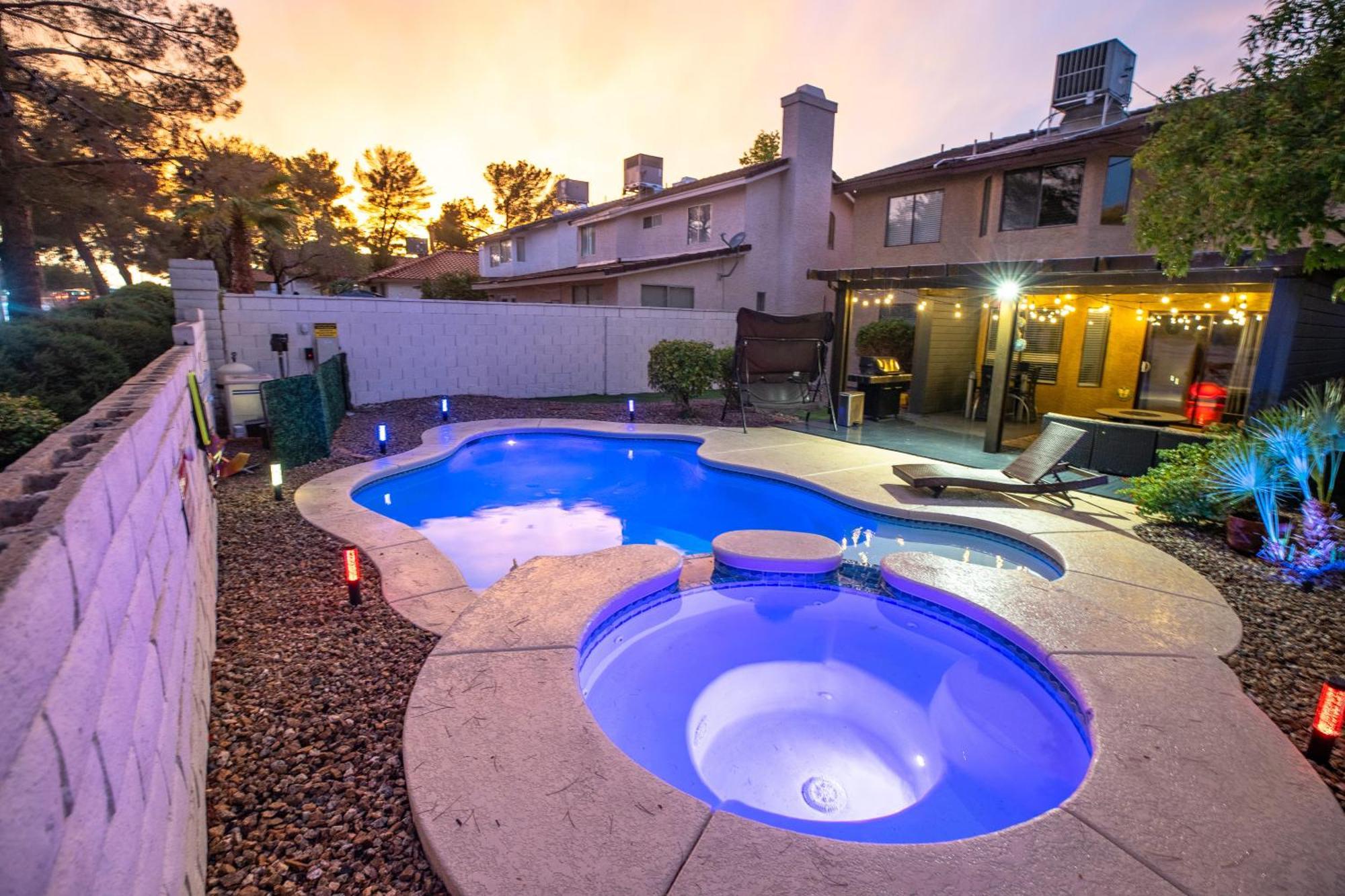 1800 Sqft House W/heated Pool Spa 13min From Strip