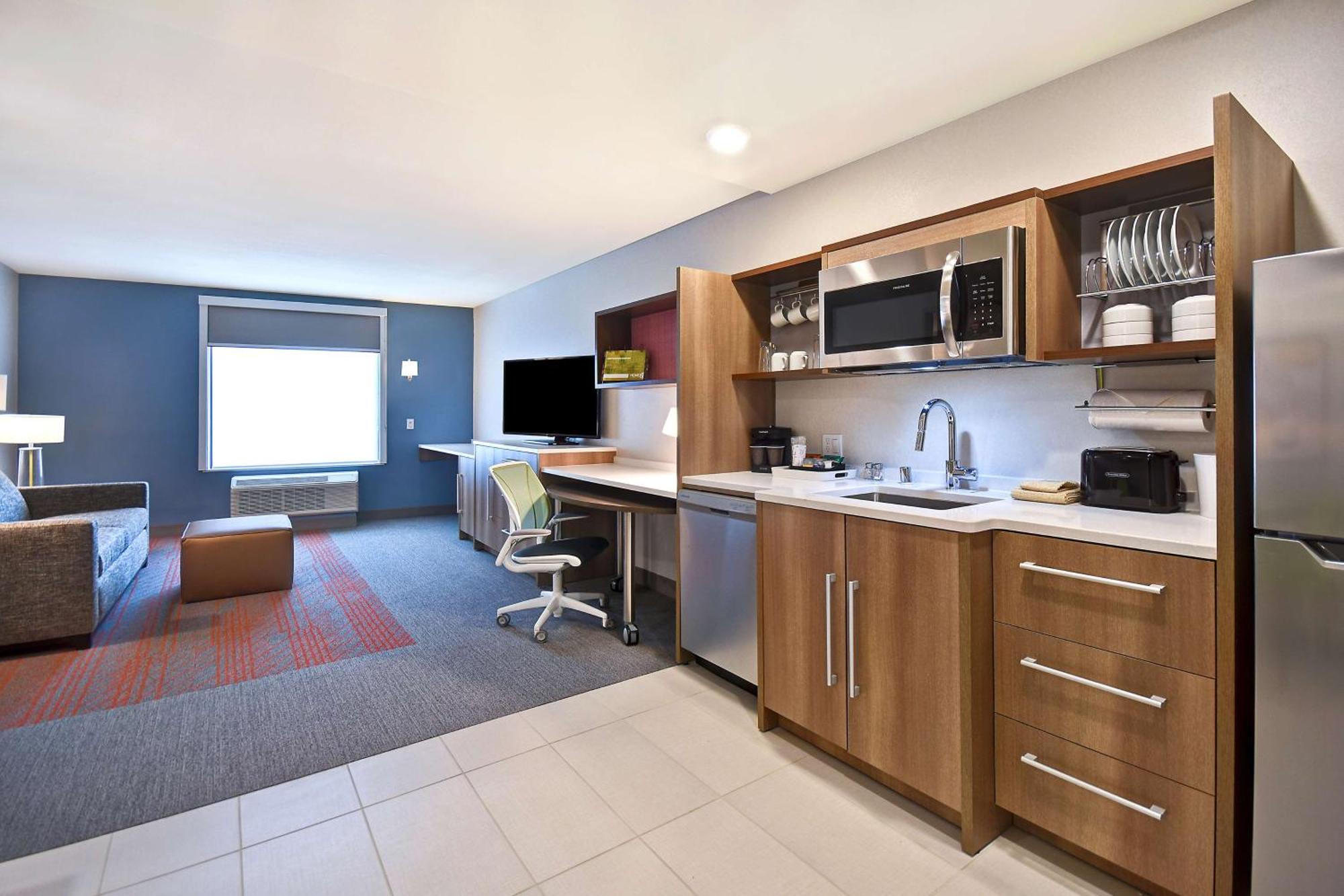 Hotel Home2 By Hilton Vegas Convention Center - No Fee 3*