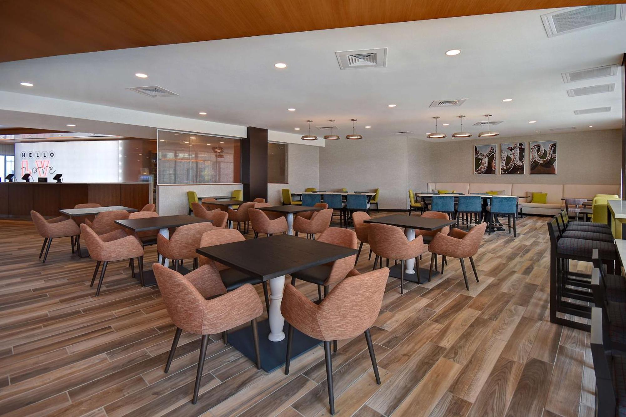 Home2 By Hilton Vegas Convention Center - No Fee Hotel