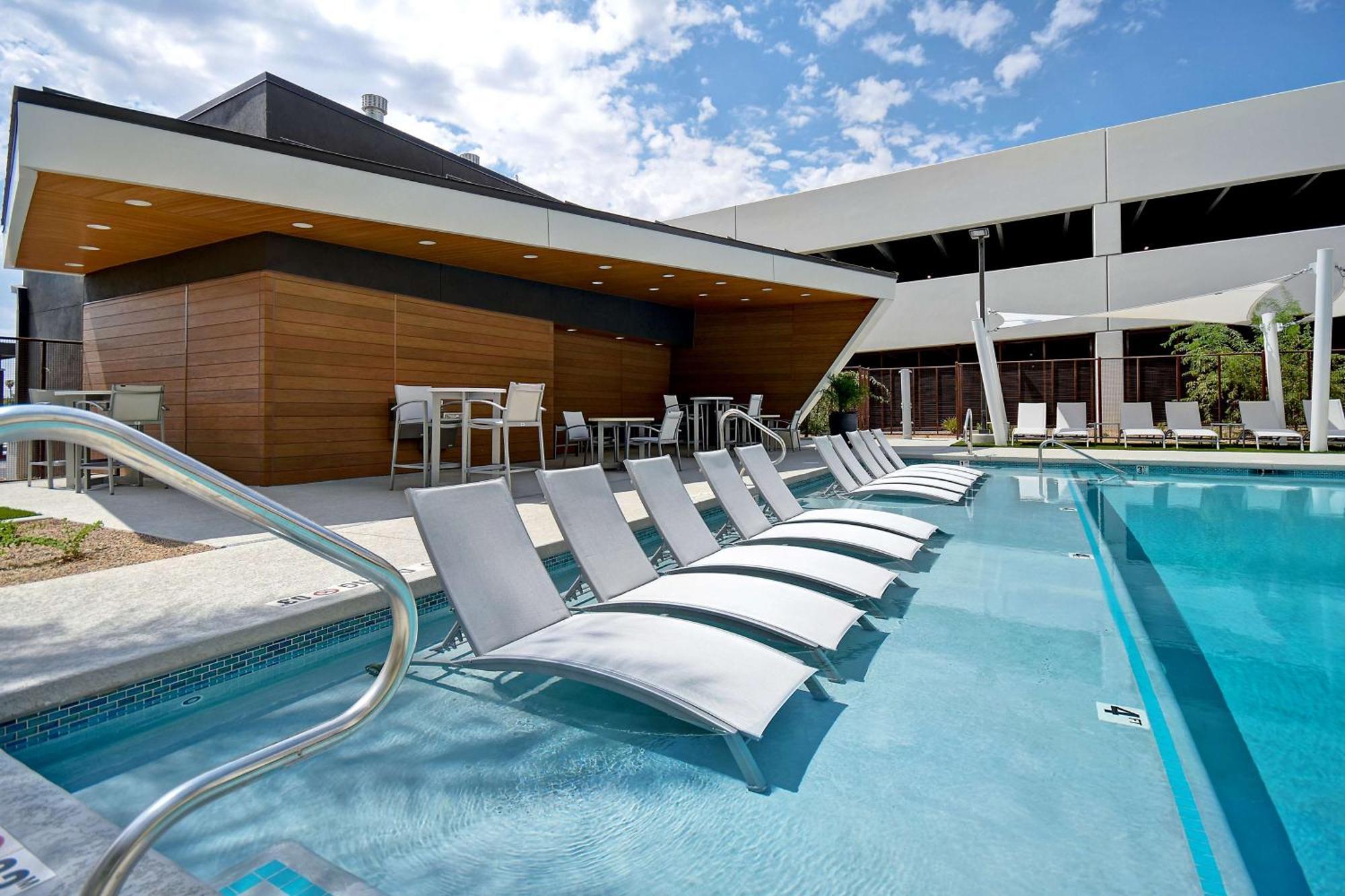 Home2 By Hilton Vegas Convention Center - No Fee Hotel 3*