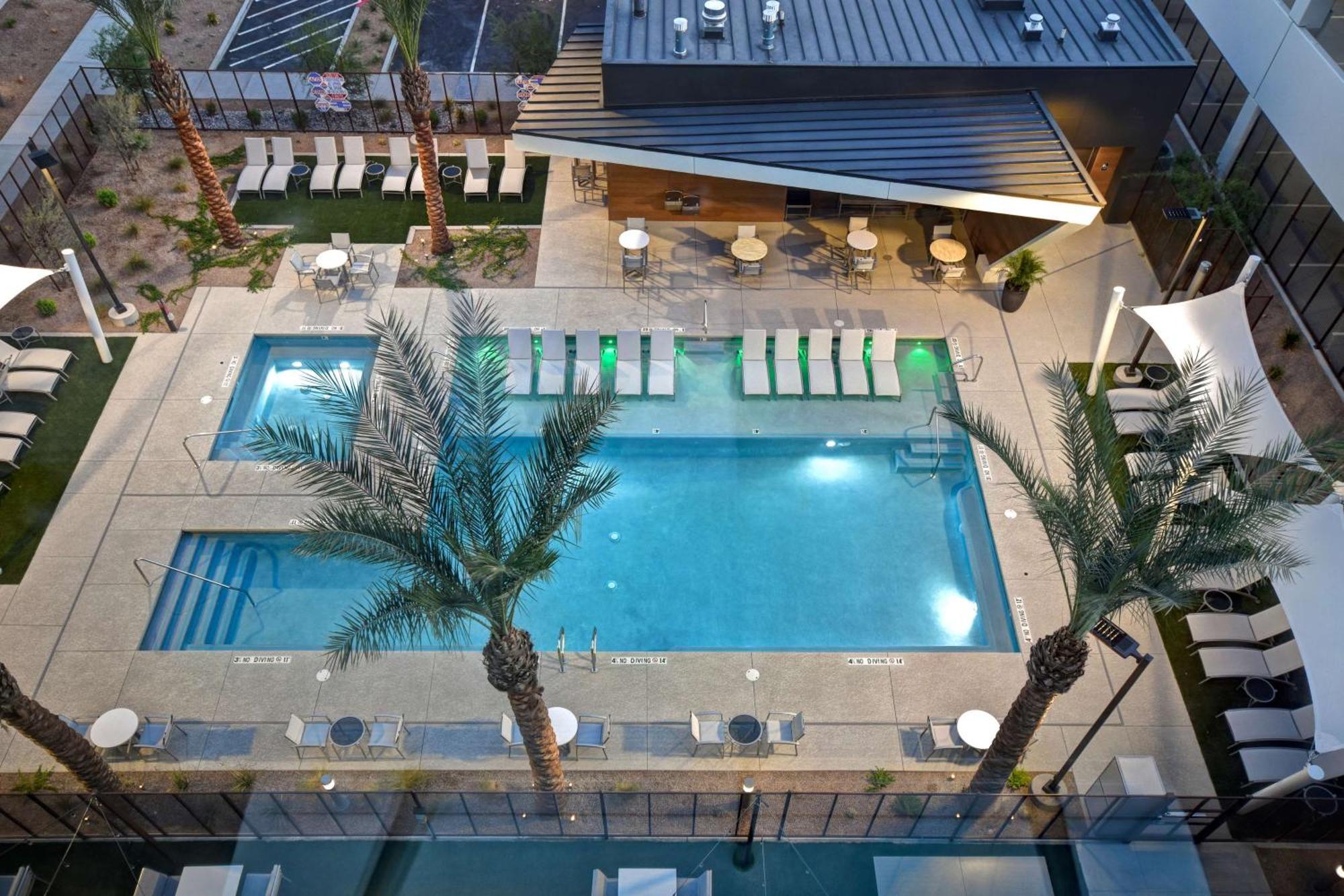 Home2 By Hilton Vegas Convention Center - No Fee