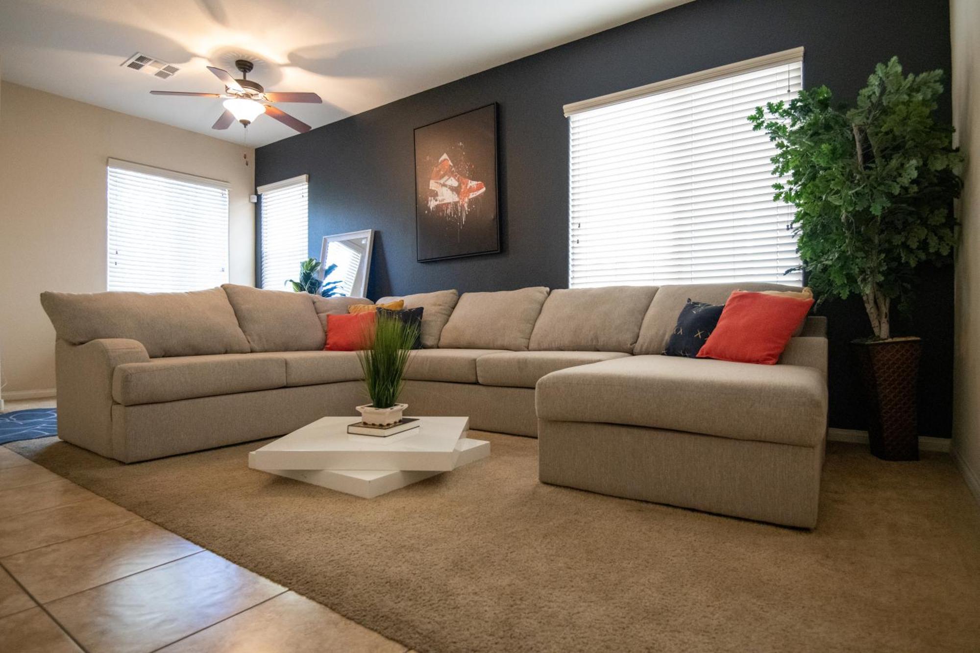 Large 3br King Moments Away From Strip Hébergement de vacances