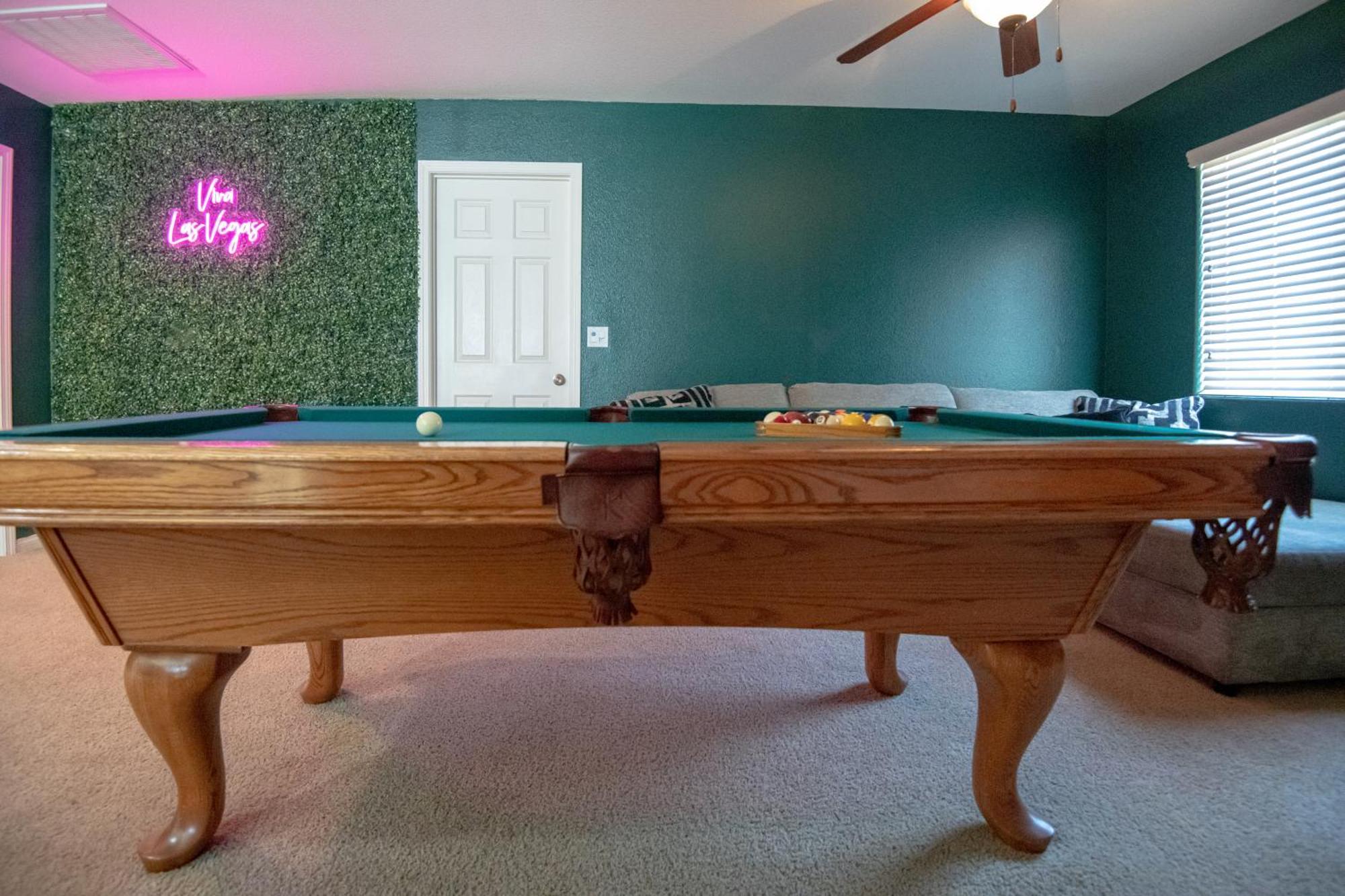 Large 3br King Moments Away From Strip * Las Vegas