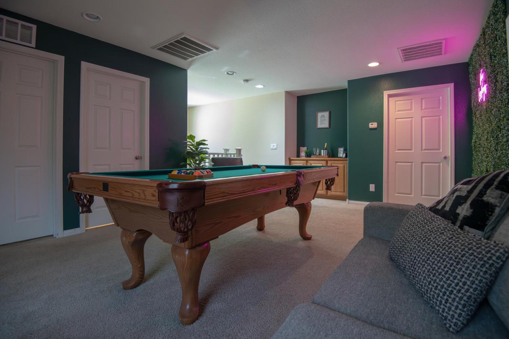 Large 3br King Moments Away From Strip * Las Vegas