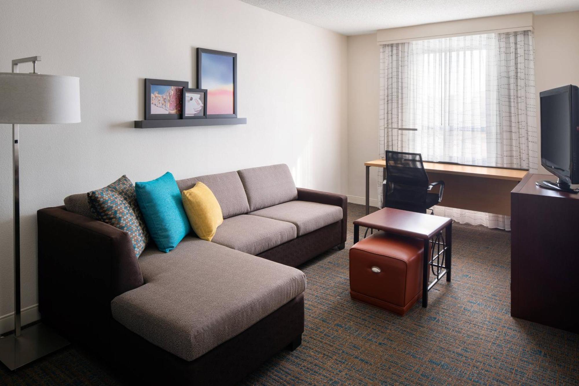 Hotel By Marriott Hughes Center