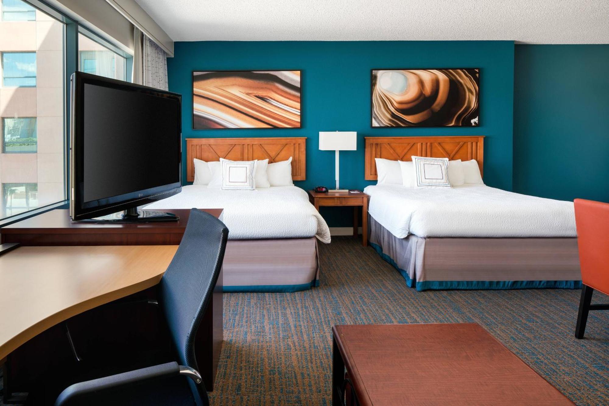 By Marriott Hughes Center 3*