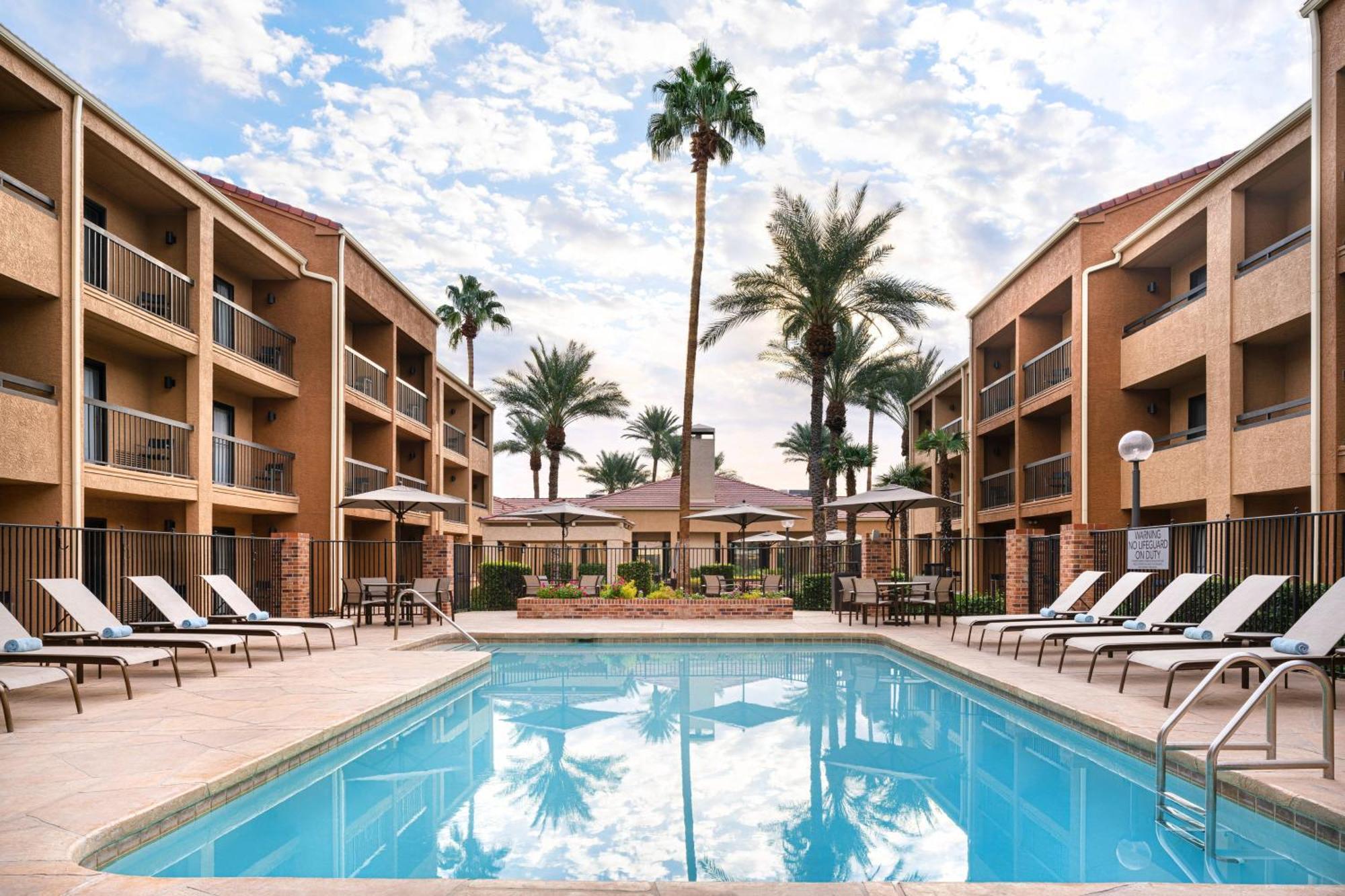 Hotel Courtyard By Marriott Vegas Convention Center 3*