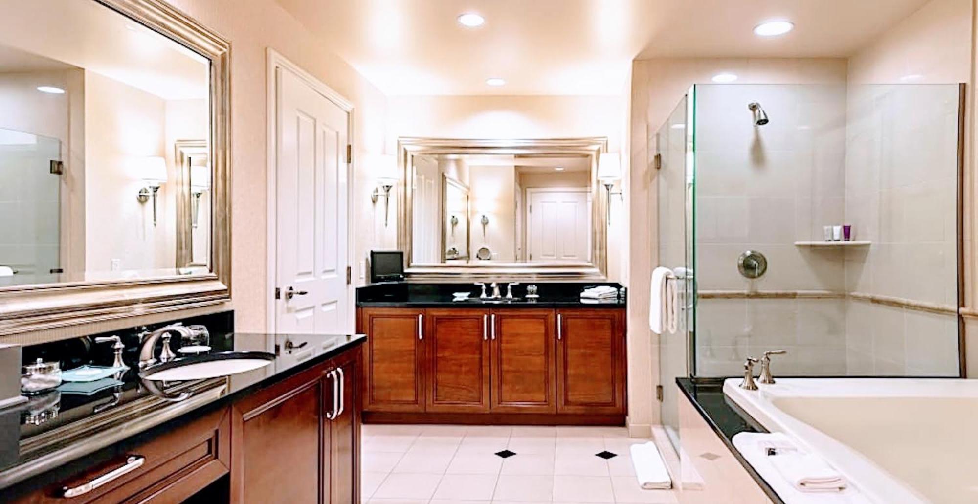 Aparthotel Strip & Sphere View - Separate Living - 2 Full Bath - Full Kitchen - Balcony - 900 Sqft - Mgm Signature Las Vegas