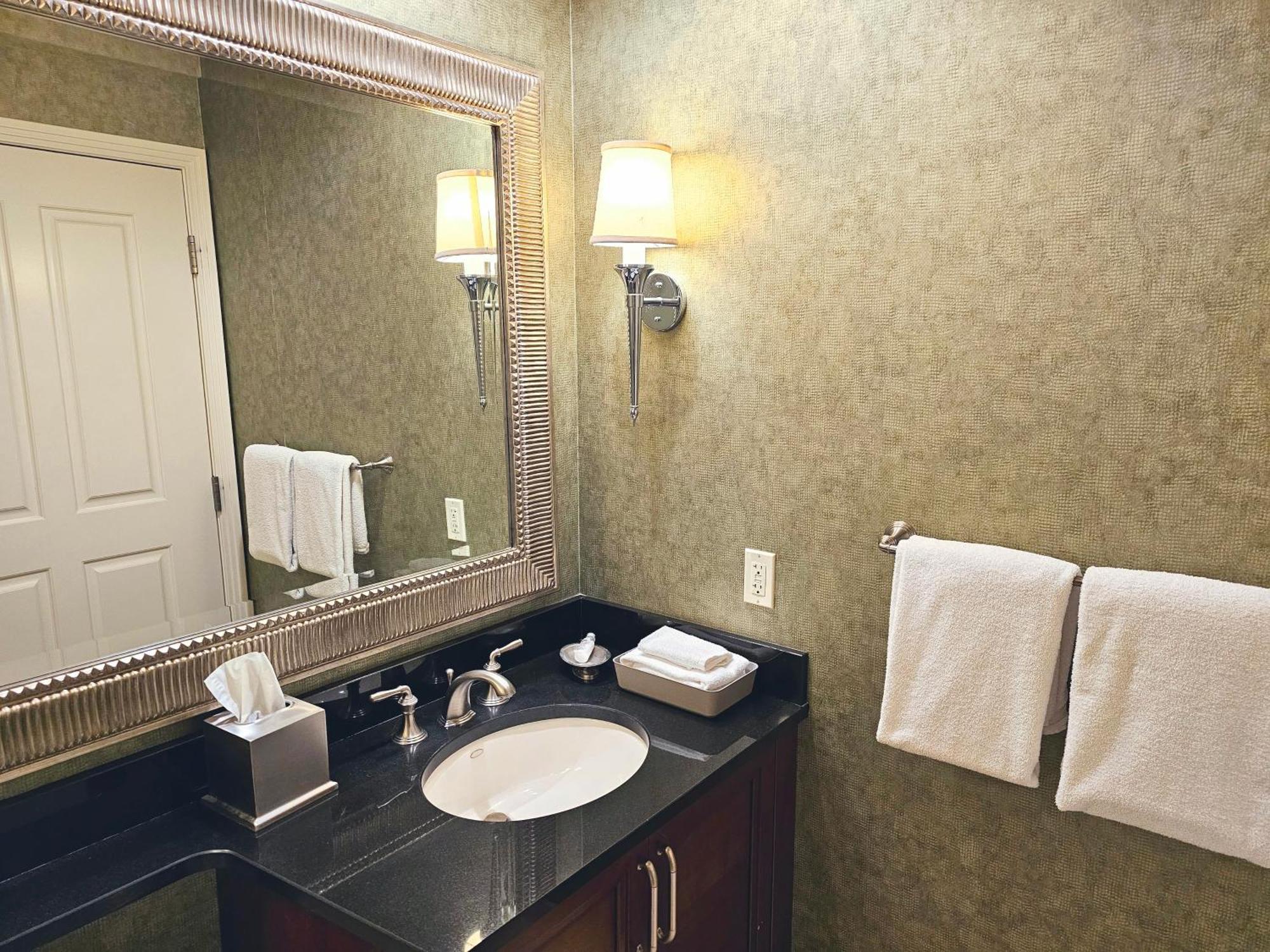Strip & Sphere View - Separate Living - 2 Full Bath - Full Kitchen - Balcony - 900 Sqft - Mgm Signature Aparthotel 4*