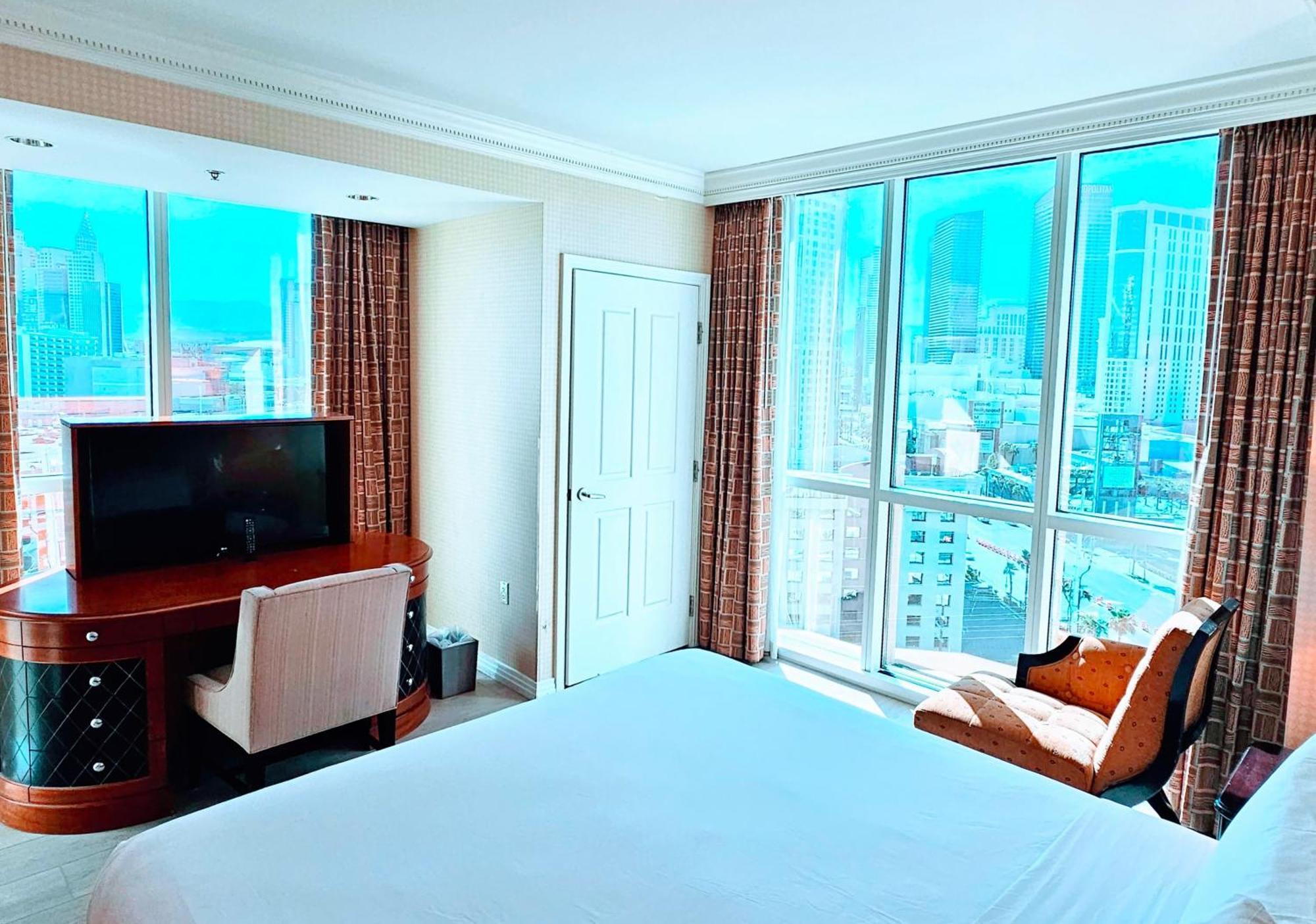 Aparthotel Strip & Sphere View - Separate Living - 2 Full Bath - Full Kitchen - Balcony - 900 Sqft - Mgm Signature 4*