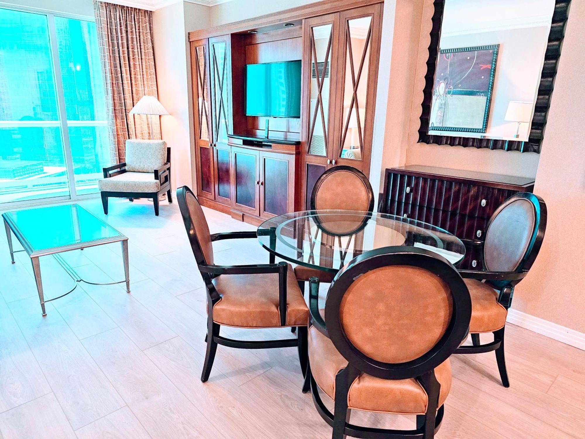 Strip & Sphere View - Separate Living - 2 Full Bath - Full Kitchen - Balcony - 900 Sqft - Mgm Signature Aparthotel