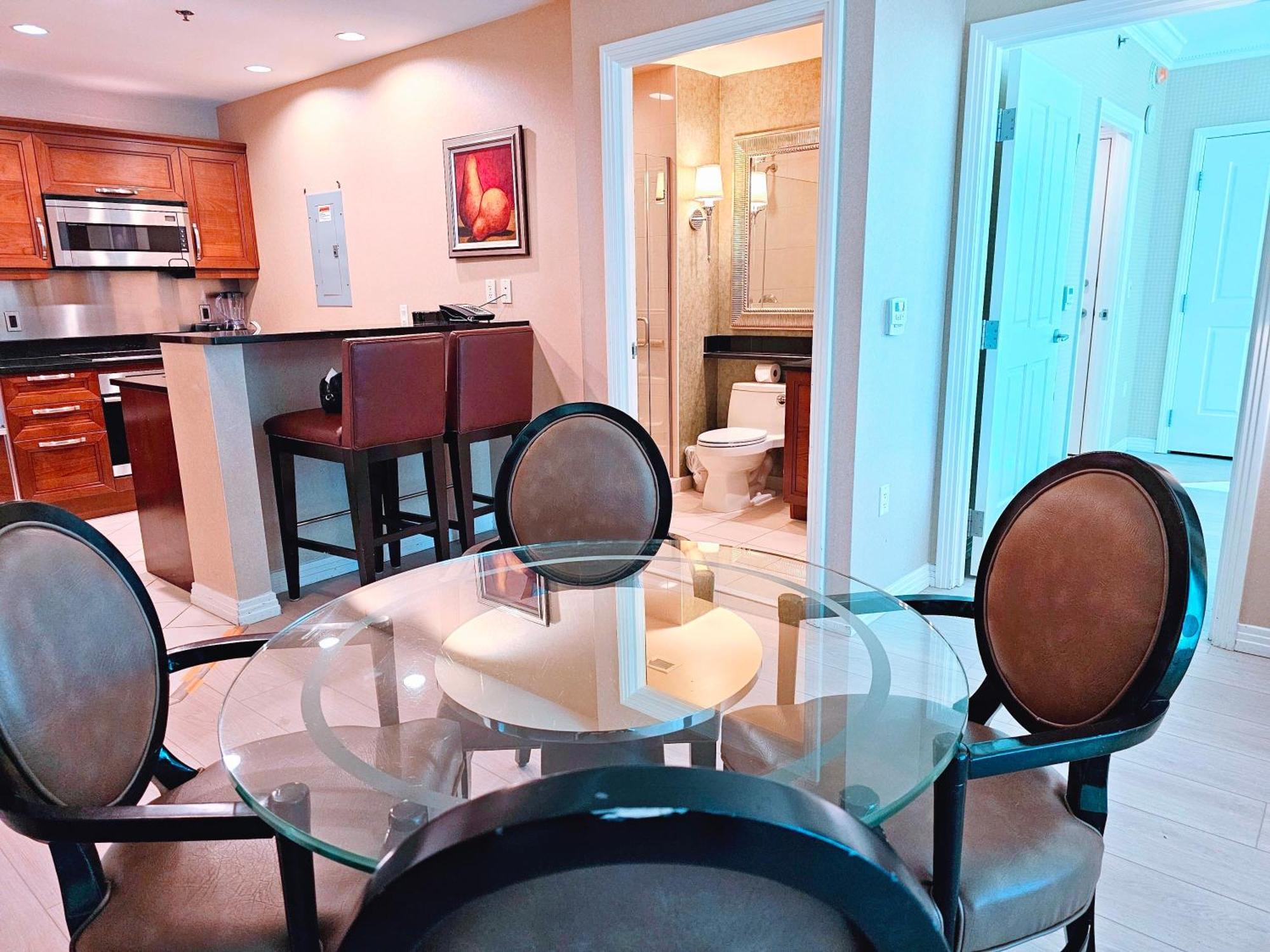 Aparthotel Strip & Sphere View - Separate Living - 2 Full Bath - Full Kitchen - Balcony - 900 Sqft - Mgm Signature Las Vegas