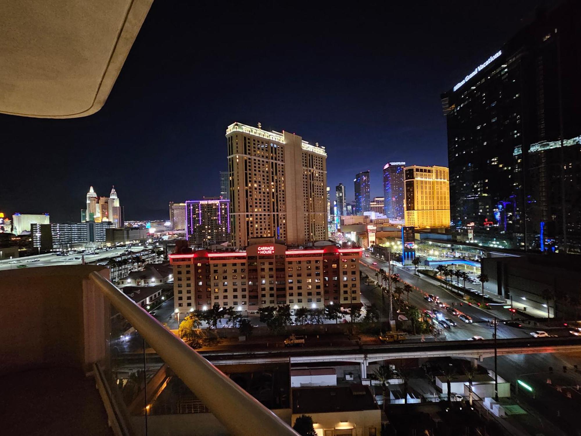 Strip & Sphere View - Separate Living - 2 Full Bath - Full Kitchen - Balcony - 900 Sqft - Mgm Signature Aparthotel 4*
