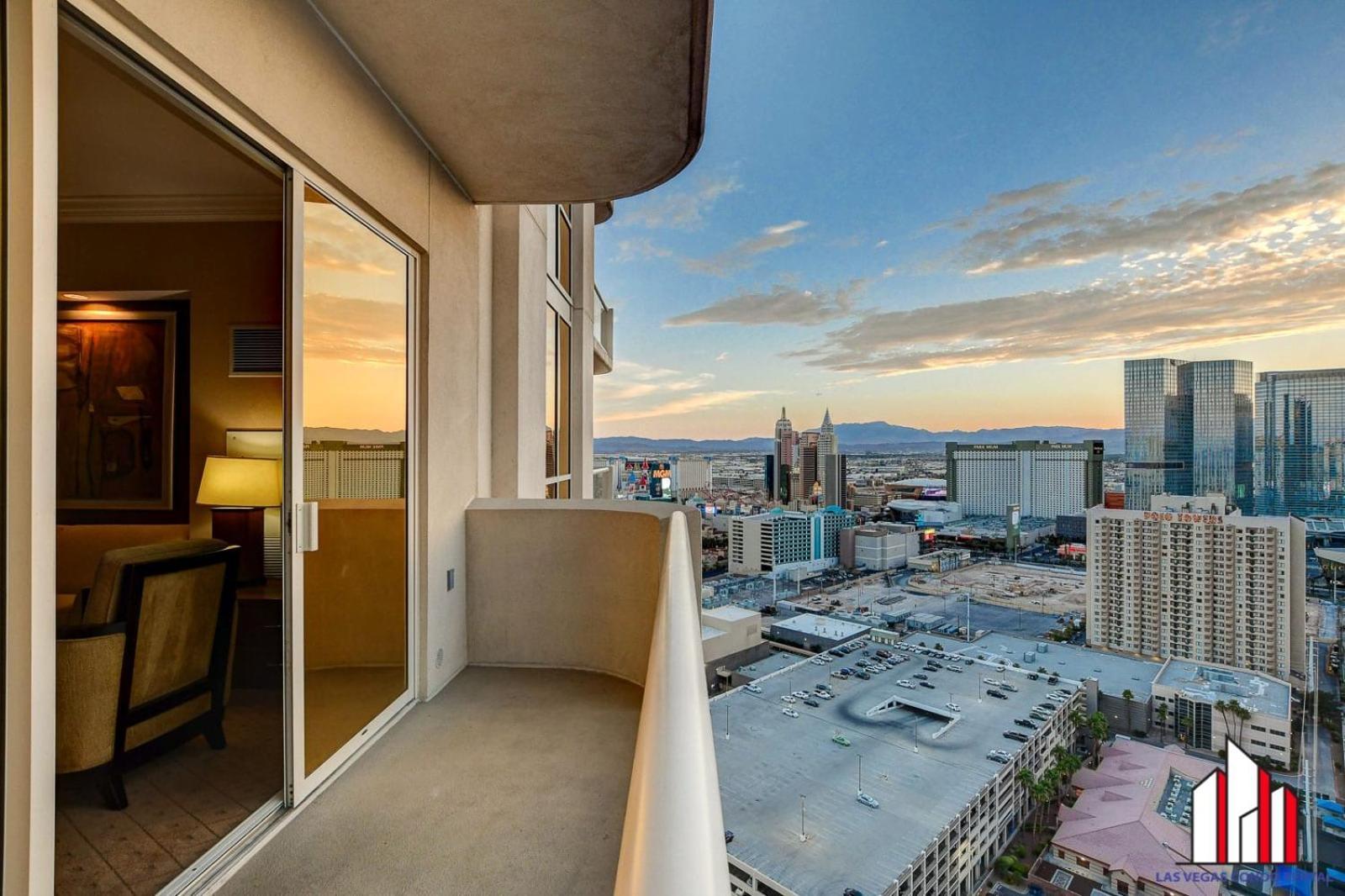 Mgm Signature-30-705 F1 Track & Strip View Balcony Holiday home