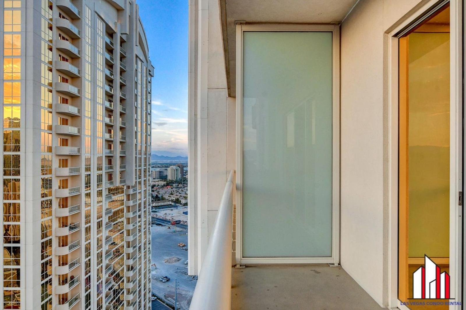 Mgm Signature-30-705 F1 Track & Strip View Balcony Holiday home
