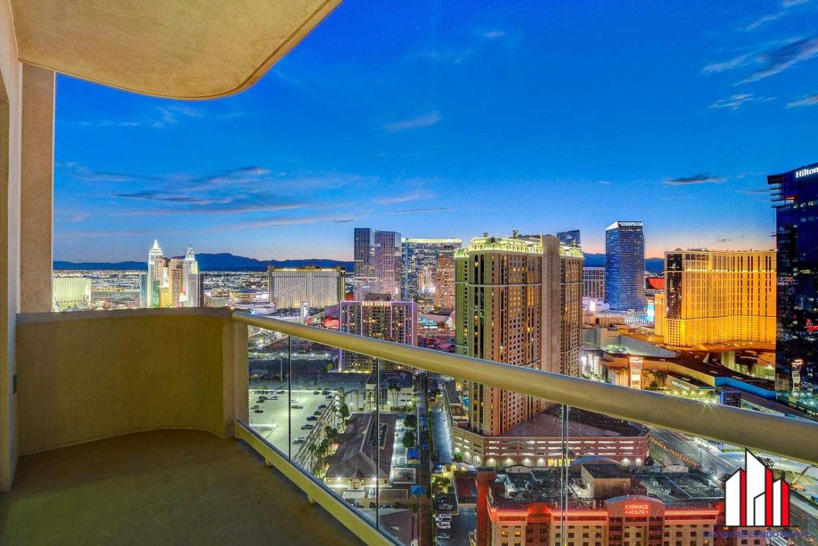 Casa vacanze Mgm Signature-30-705 F1 Track & Strip View Balcony