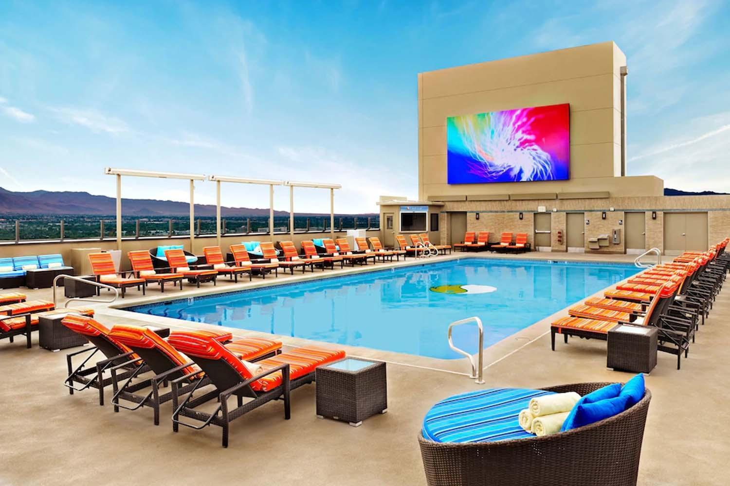 Enticing At Strat Casino Strip * Las Vegas