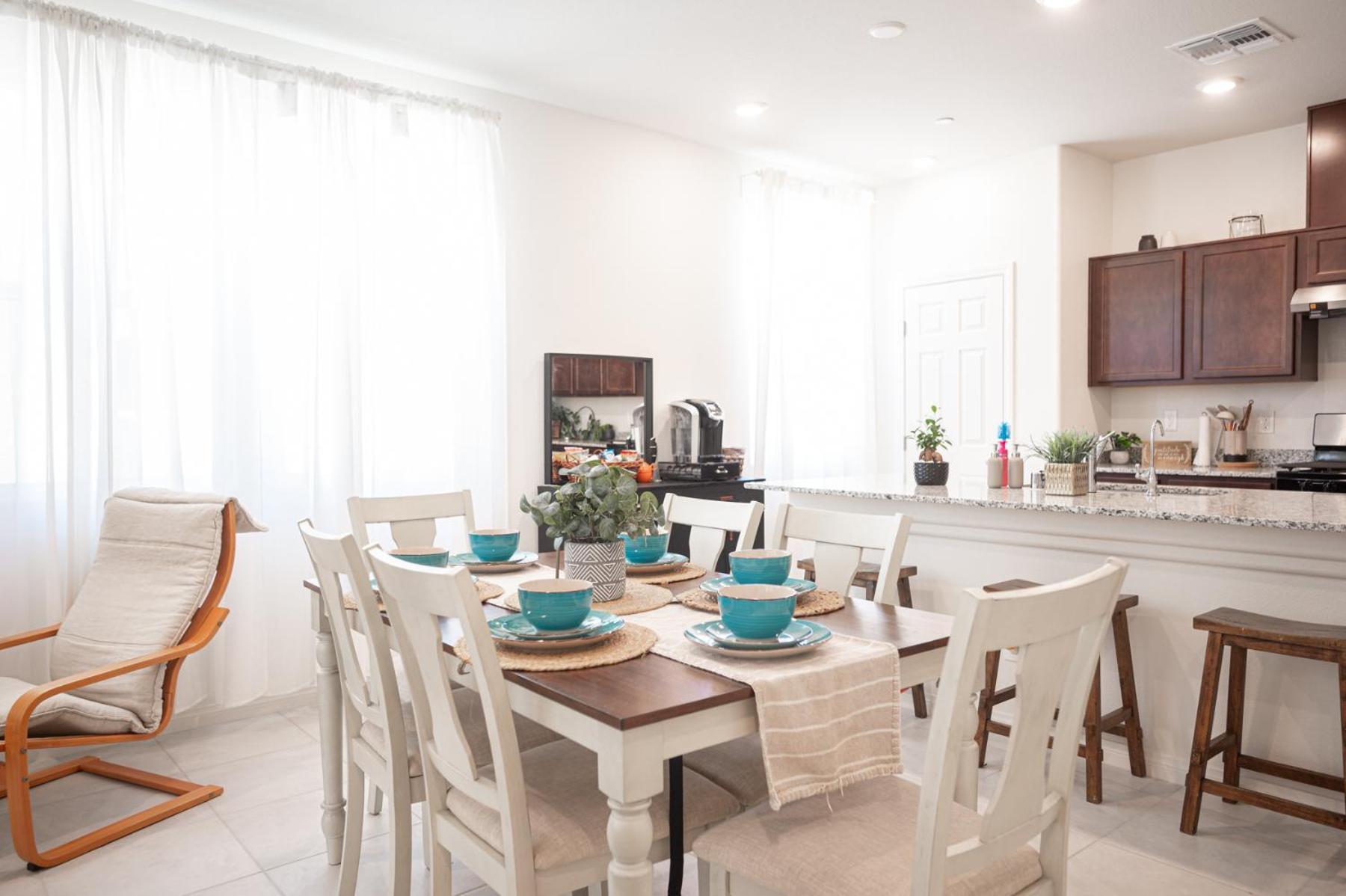 Beautiful Brand New 2 Bedroom Vegas Home! Fits 12 Or More,15-20 Minutes From Lv Strip Apartment *